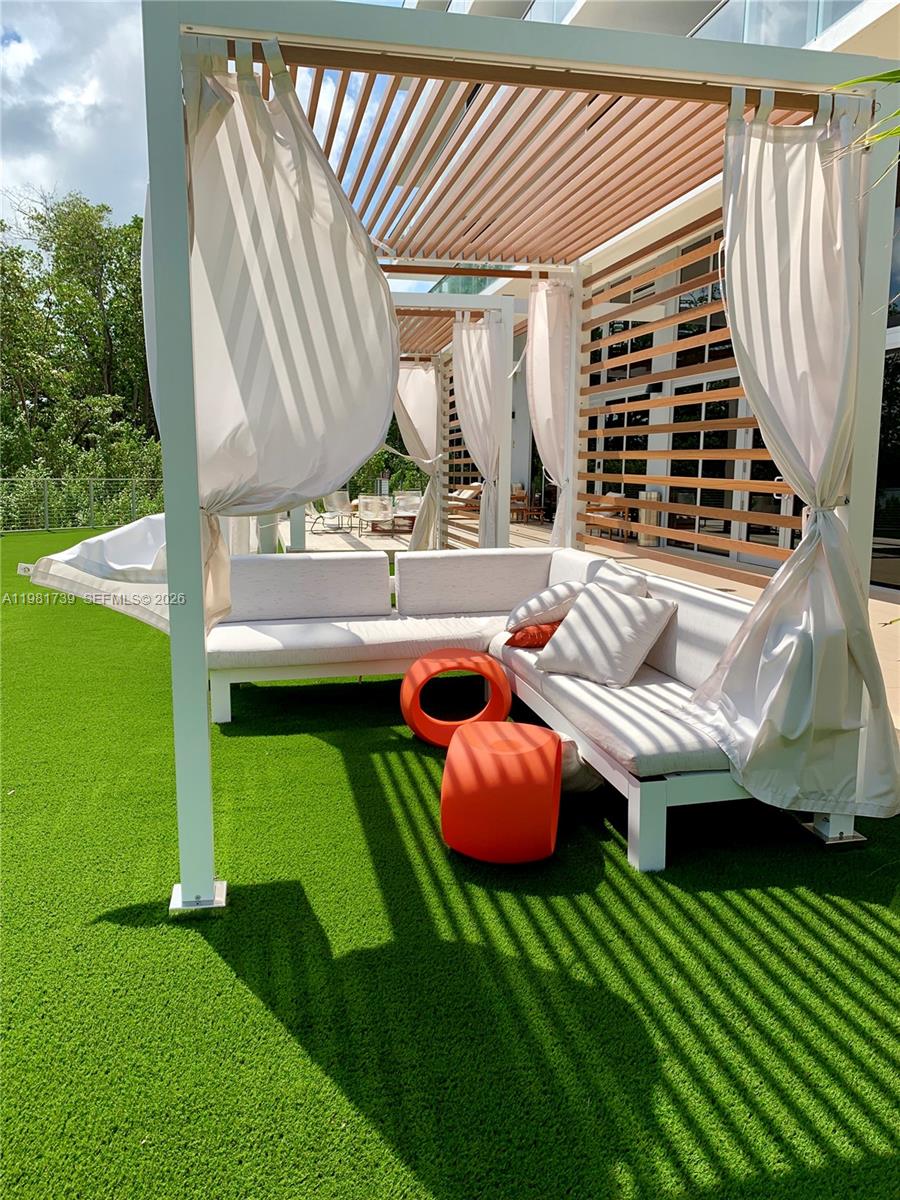 16385 Biscayne Blvd # 1104