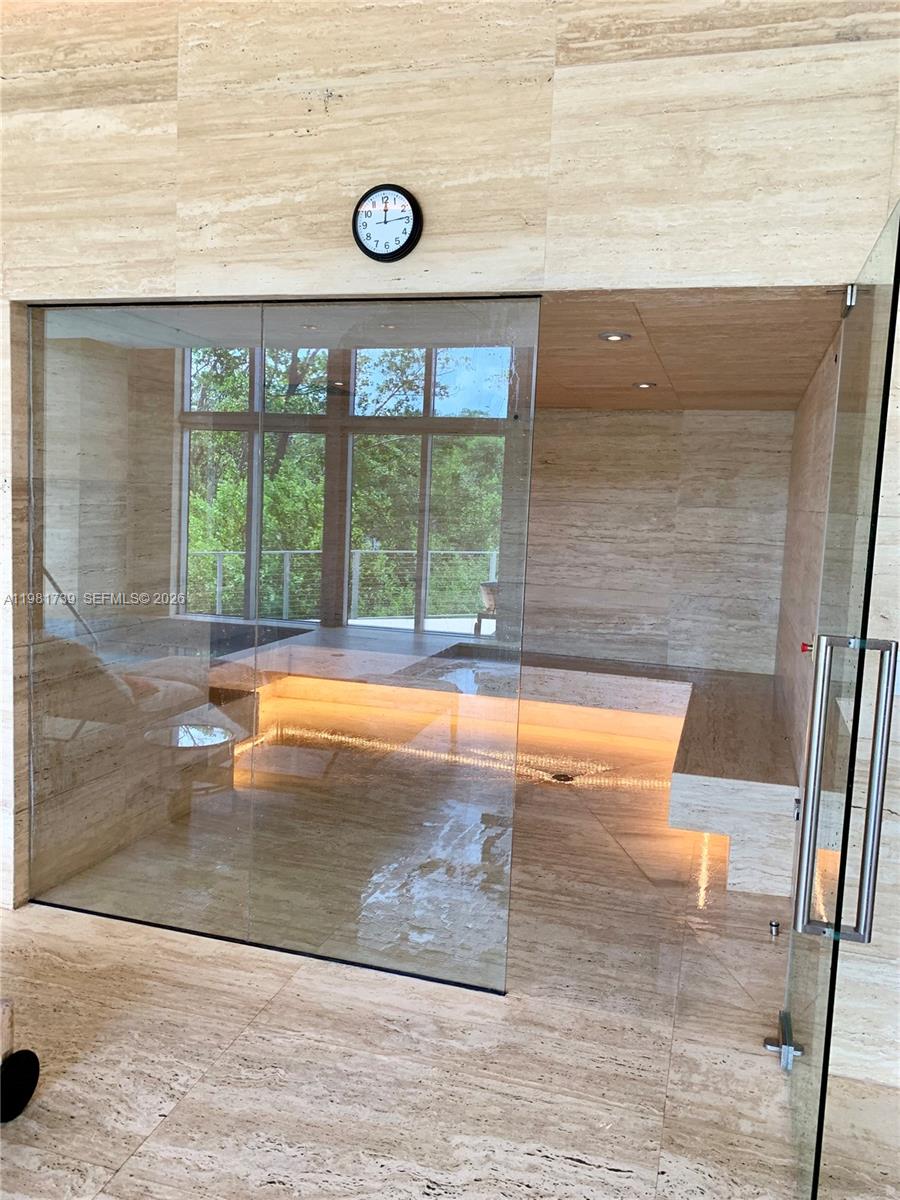 16385 Biscayne Blvd # 1104