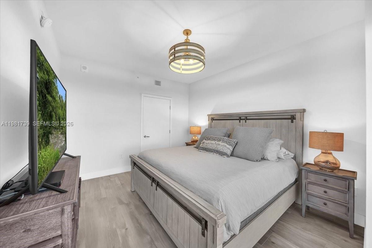 16385 Biscayne Blvd # 1104