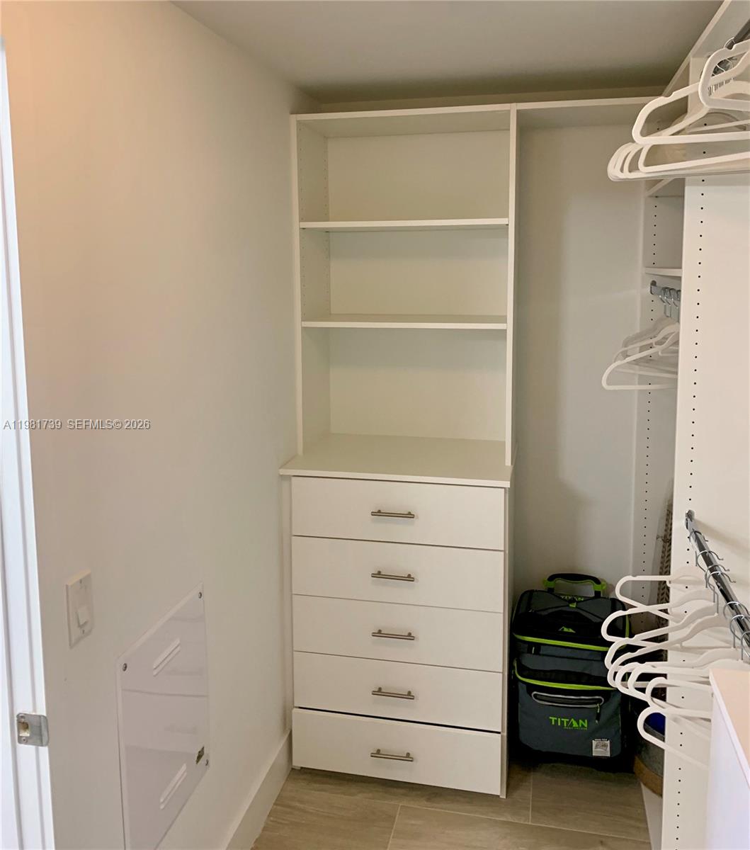 16385 Biscayne Blvd # 1104