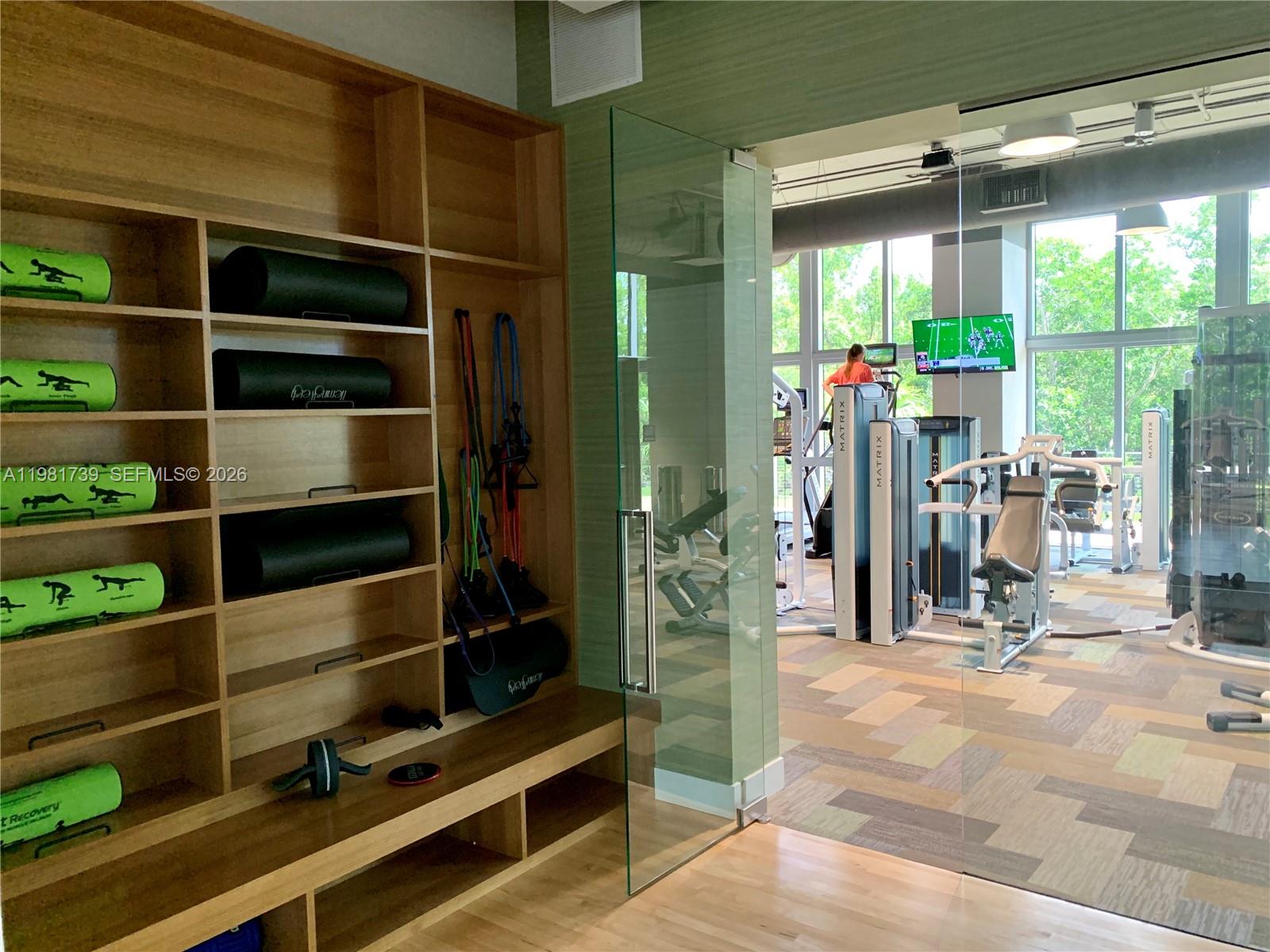 16385 Biscayne Blvd # 1104