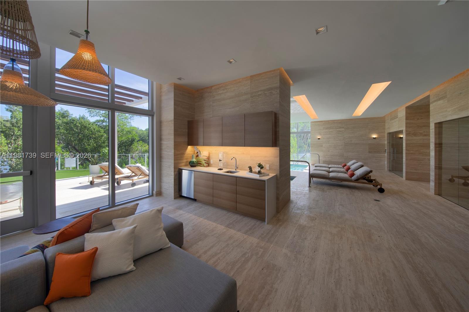 16385 Biscayne Blvd # 1104