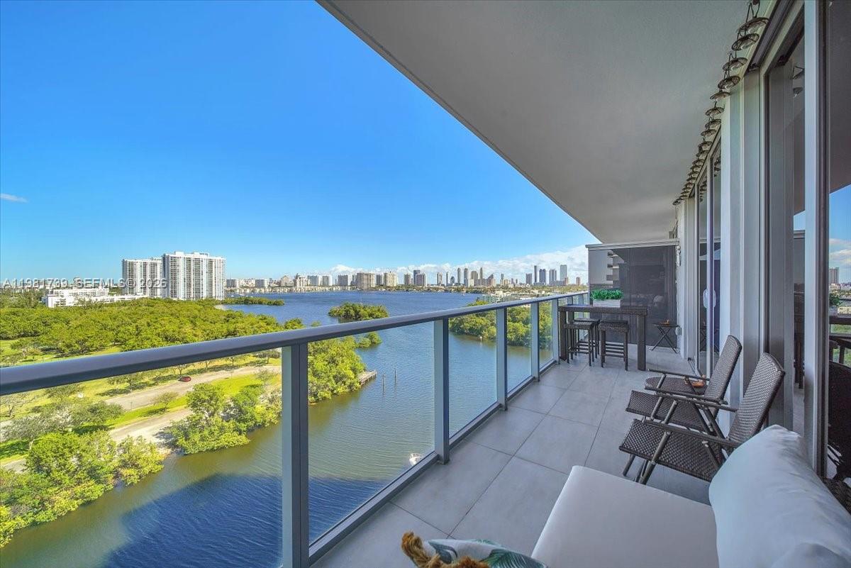 16385 Biscayne Blvd # 1104