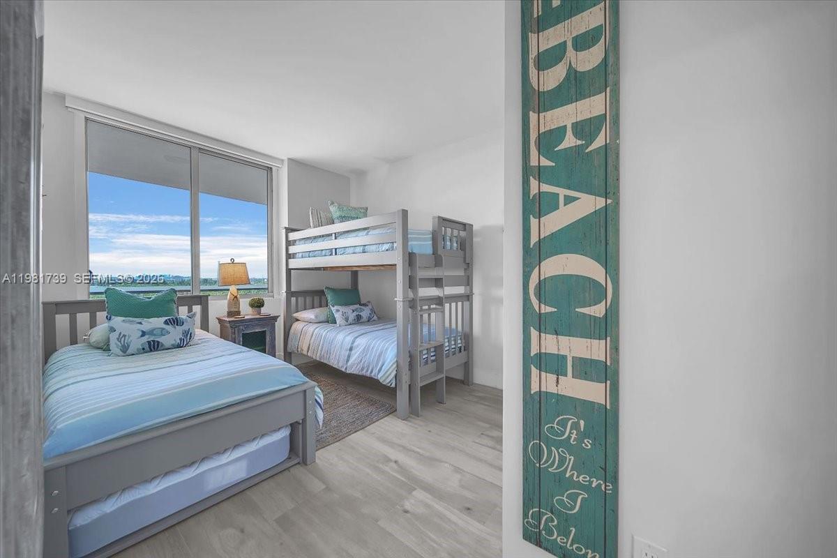 16385 Biscayne Blvd # 1104