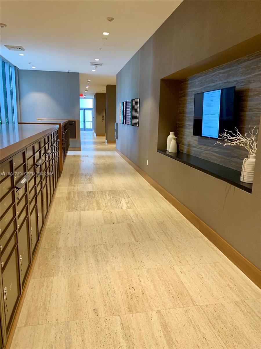 16385 Biscayne Blvd # 1104