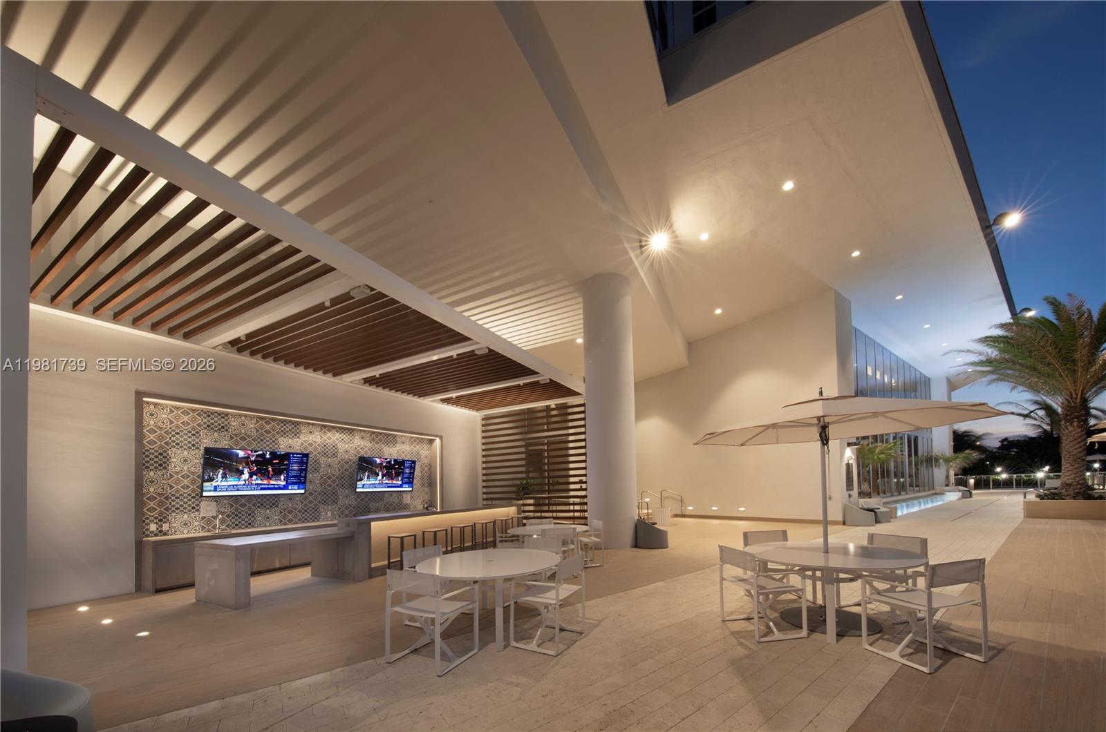 16385 Biscayne Blvd # 1104