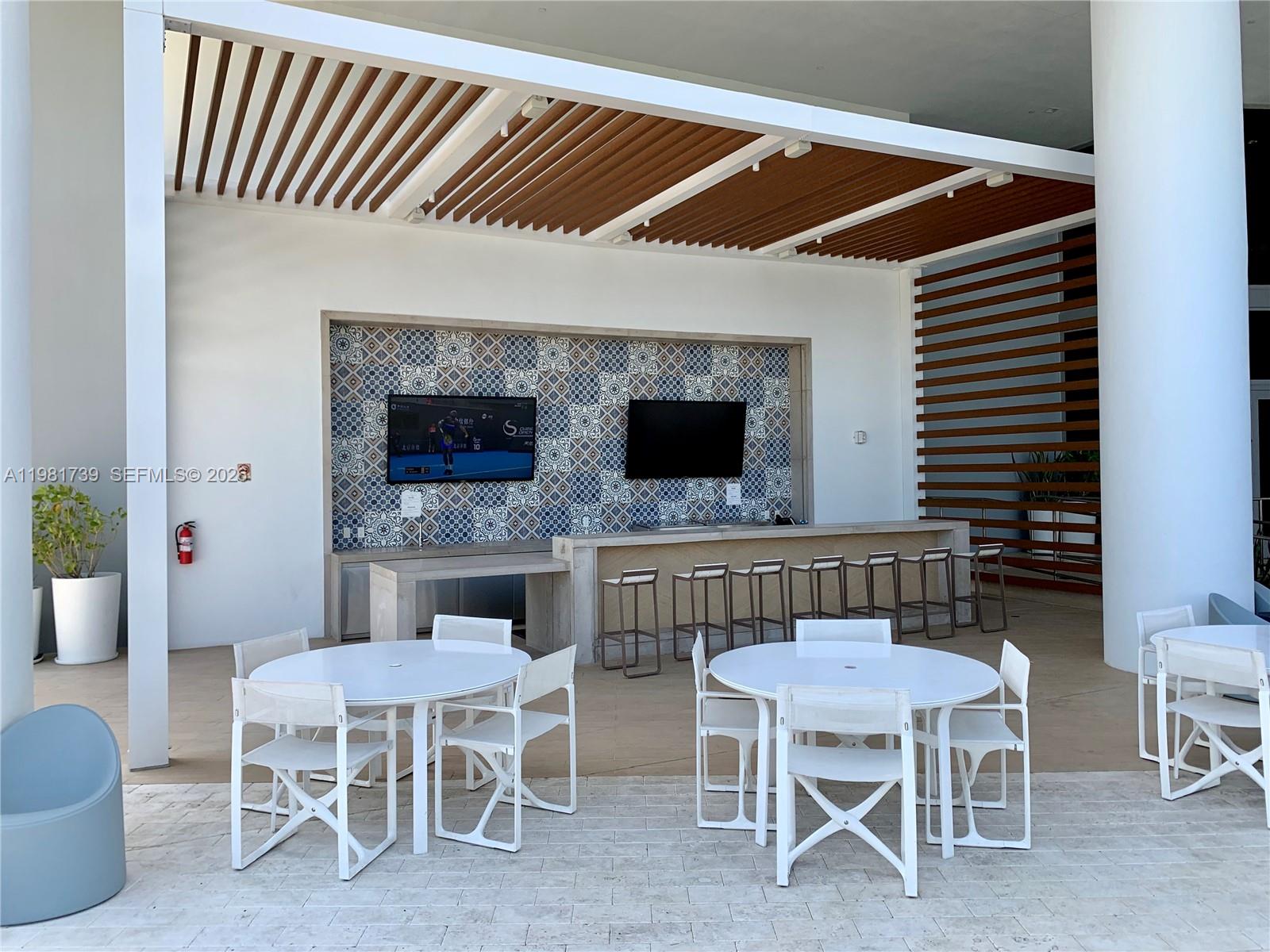 16385 Biscayne Blvd # 1104