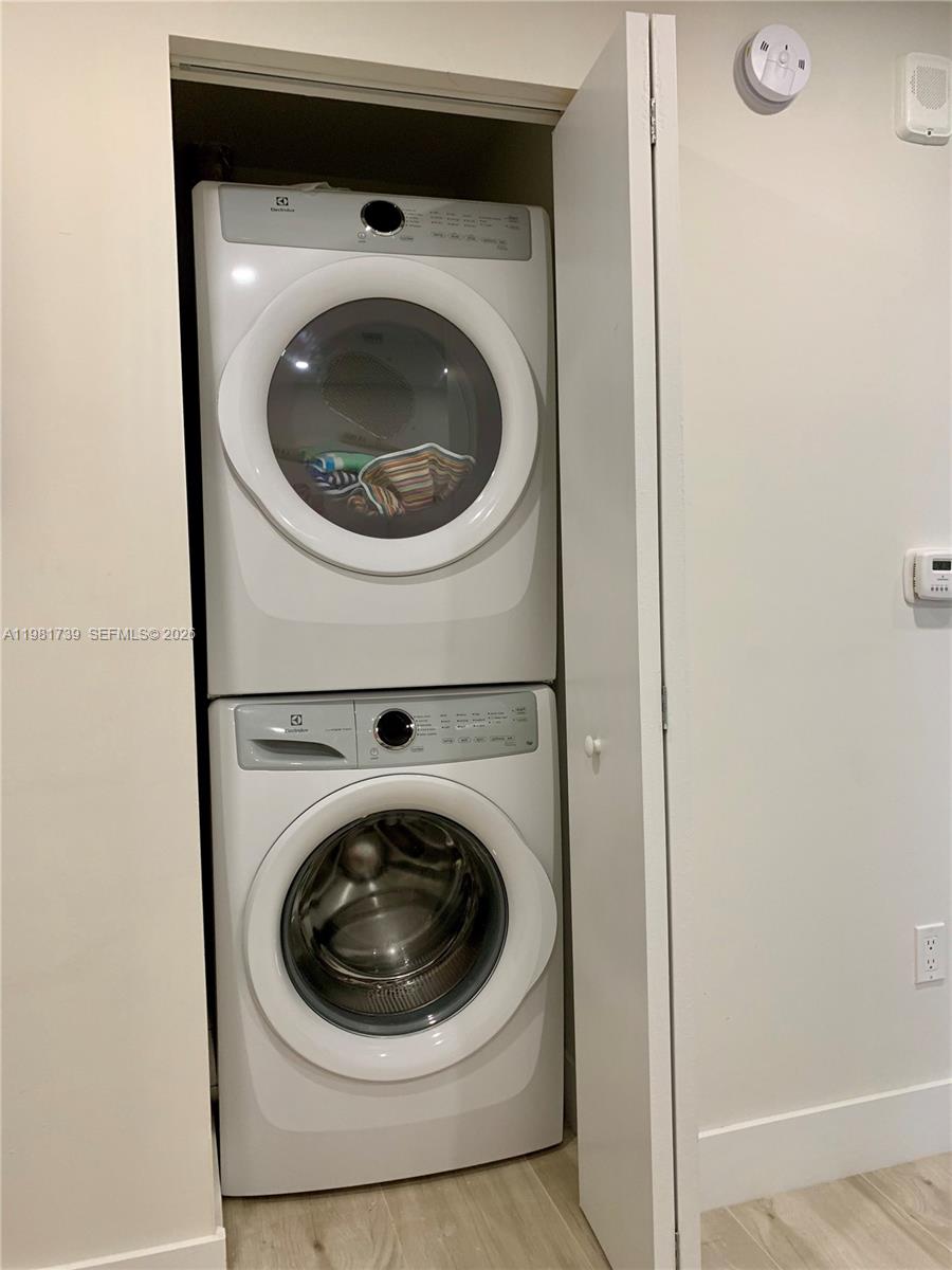 16385 Biscayne Blvd # 1104