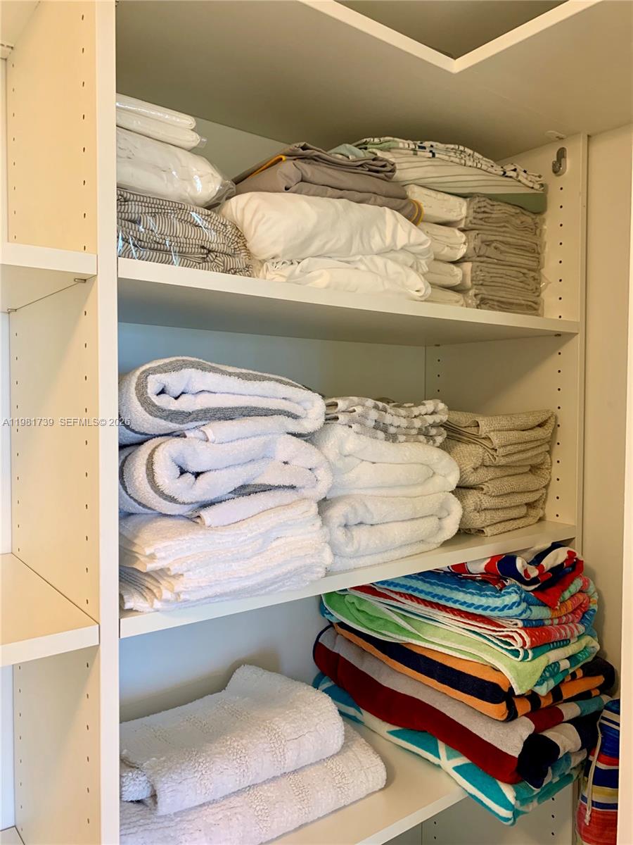 16385 Biscayne Blvd # 1104