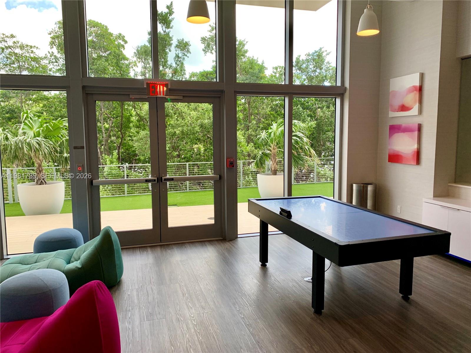 16385 Biscayne Blvd # 1104