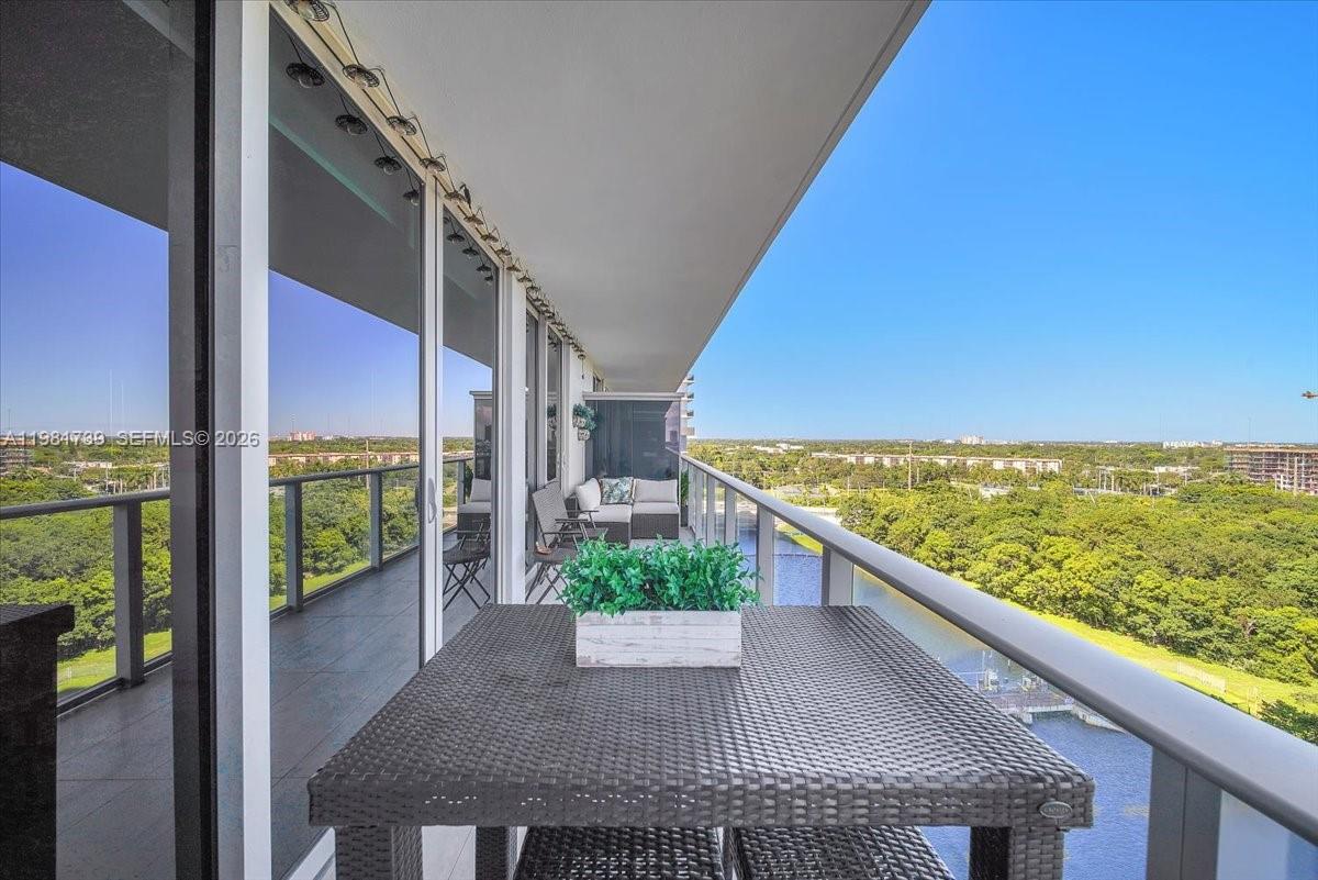 16385 Biscayne Blvd # 1104