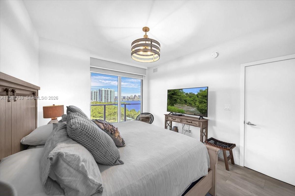 16385 Biscayne Blvd # 1104