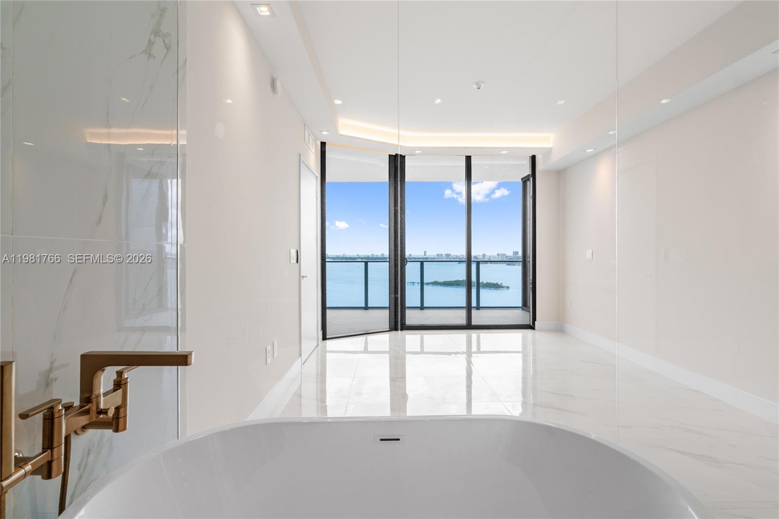 700 NE 24th ST # 2402