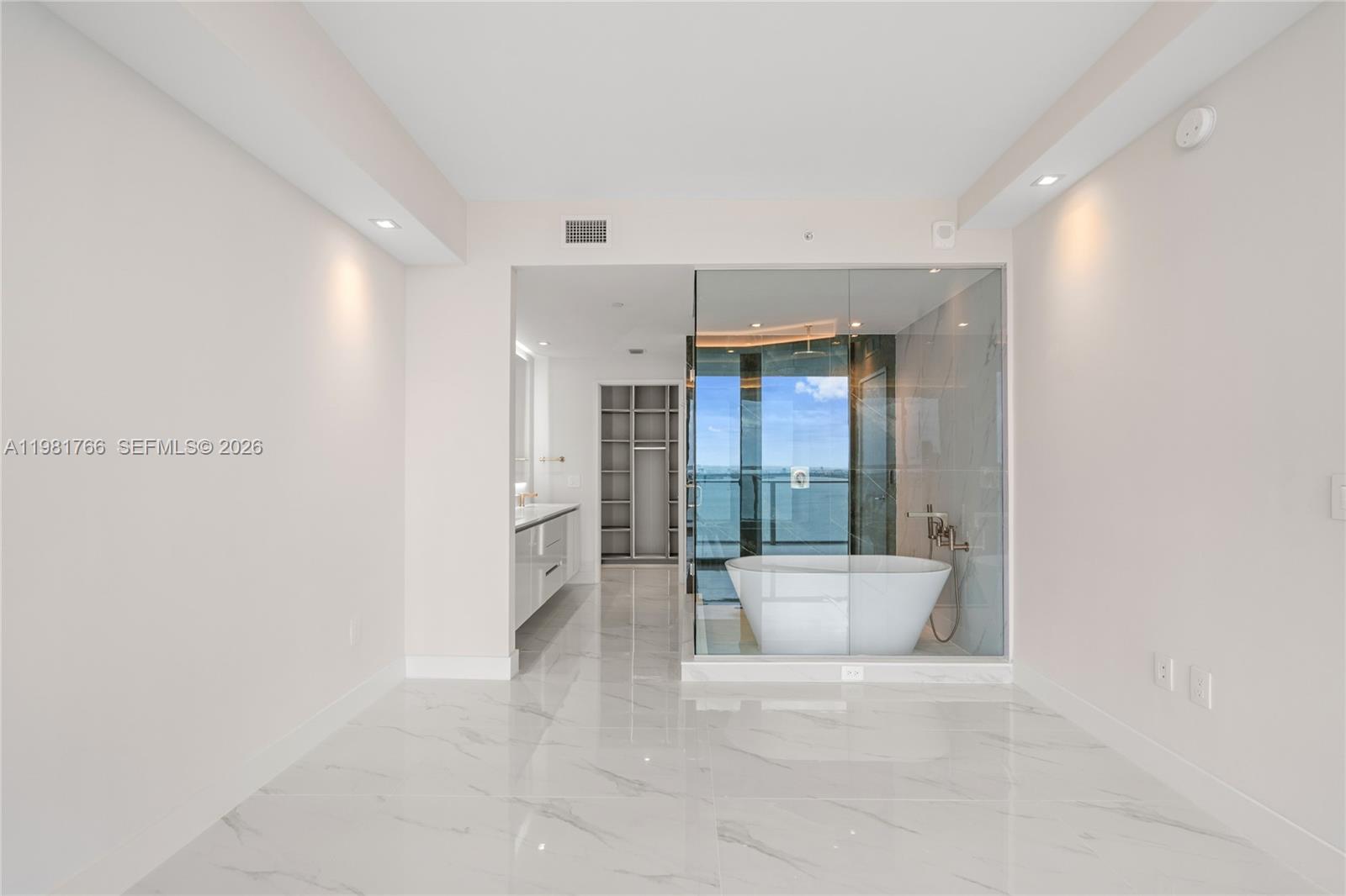 700 NE 24th ST # 2402