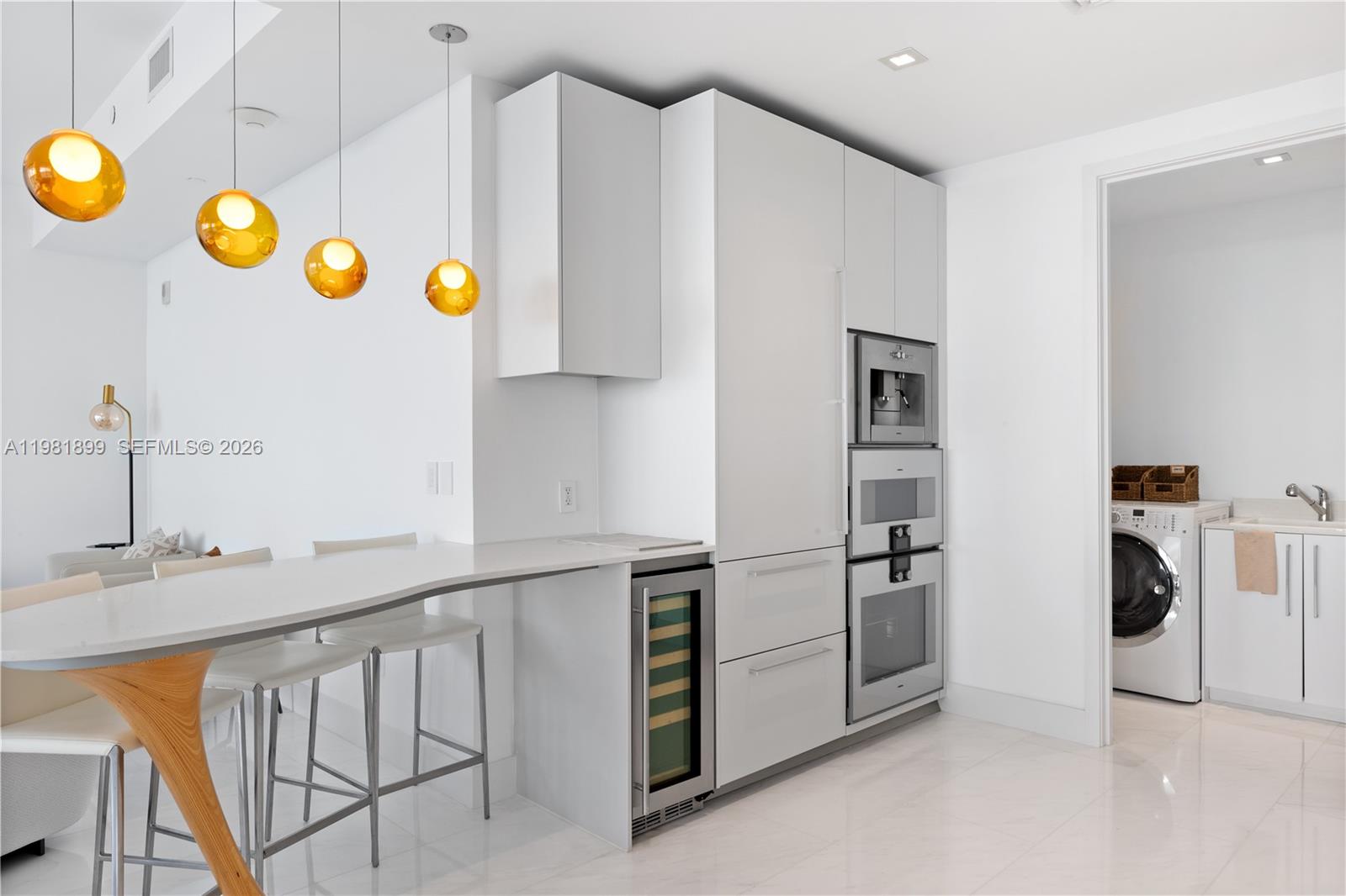 16901 Collins Ave # 802