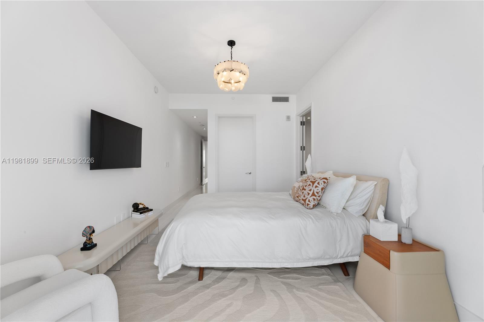 16901 Collins Ave # 802