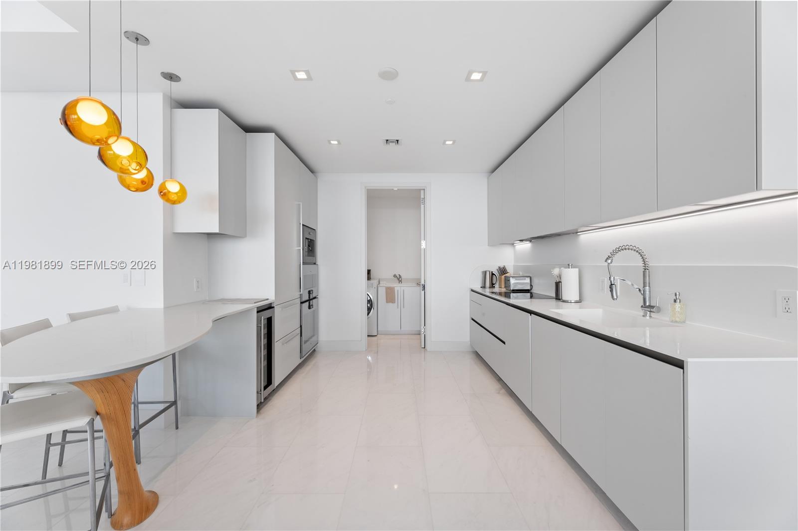 16901 Collins Ave # 802