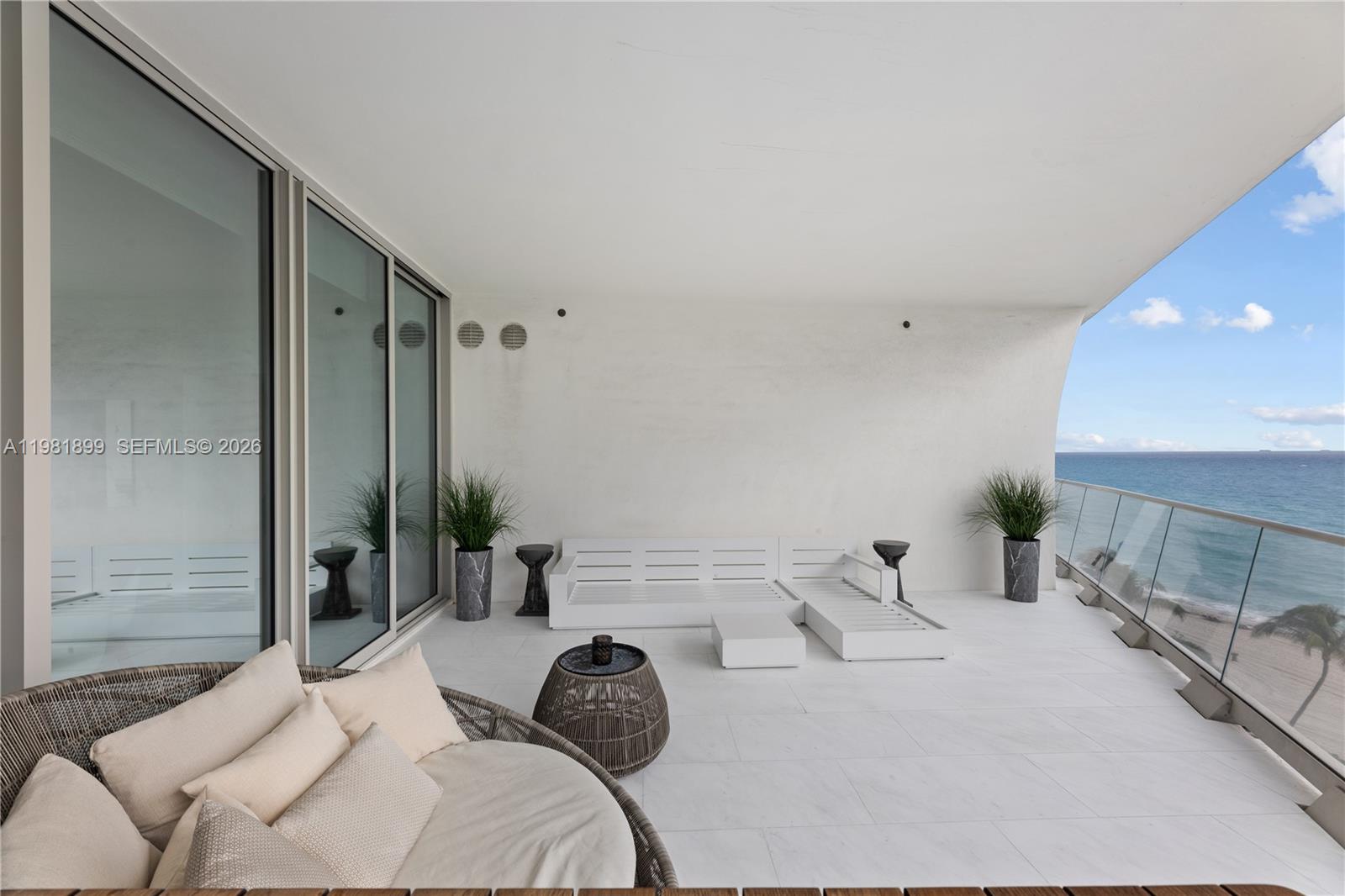 16901 Collins Ave # 802