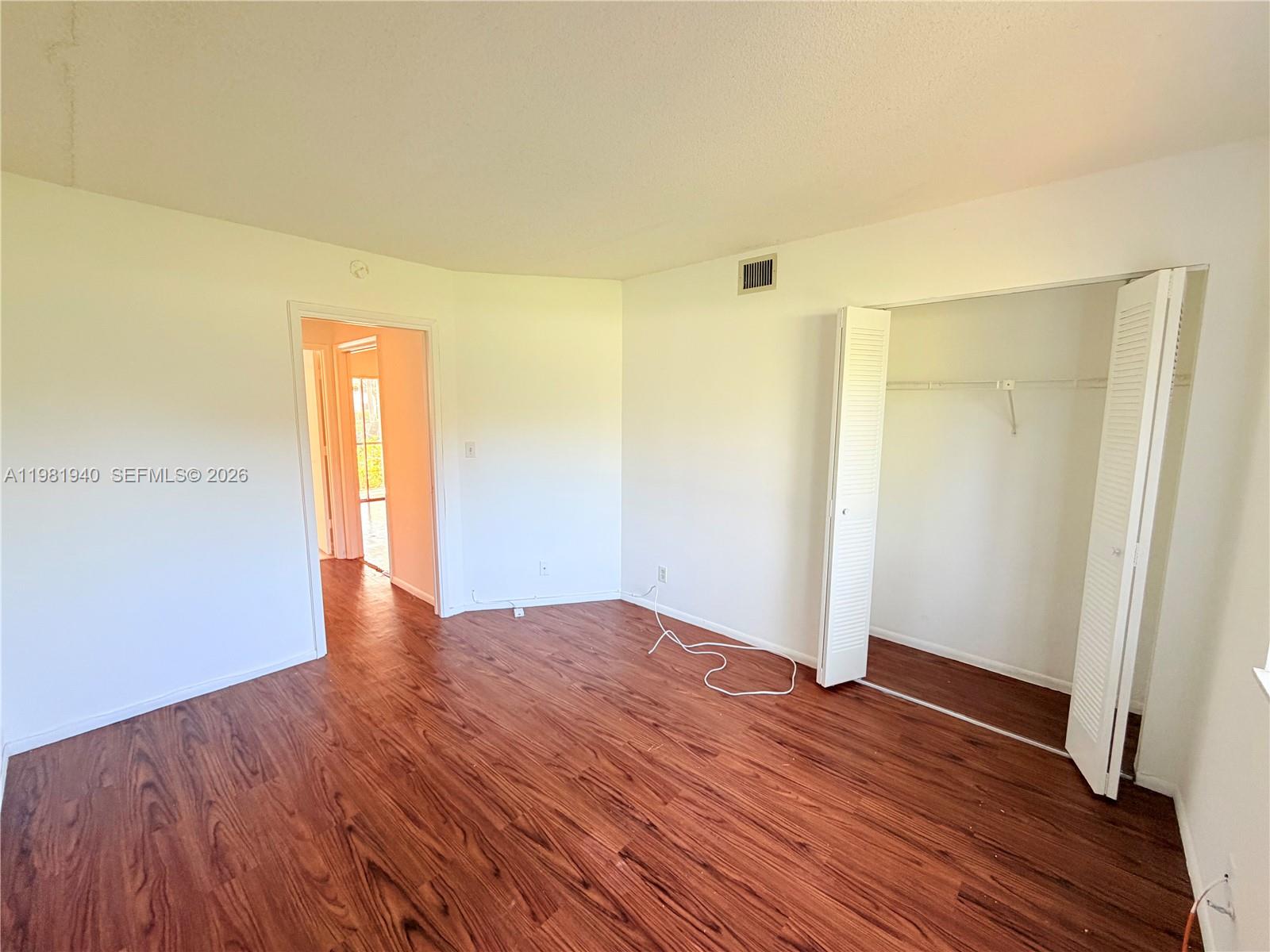 107 Gardens Dr # 106