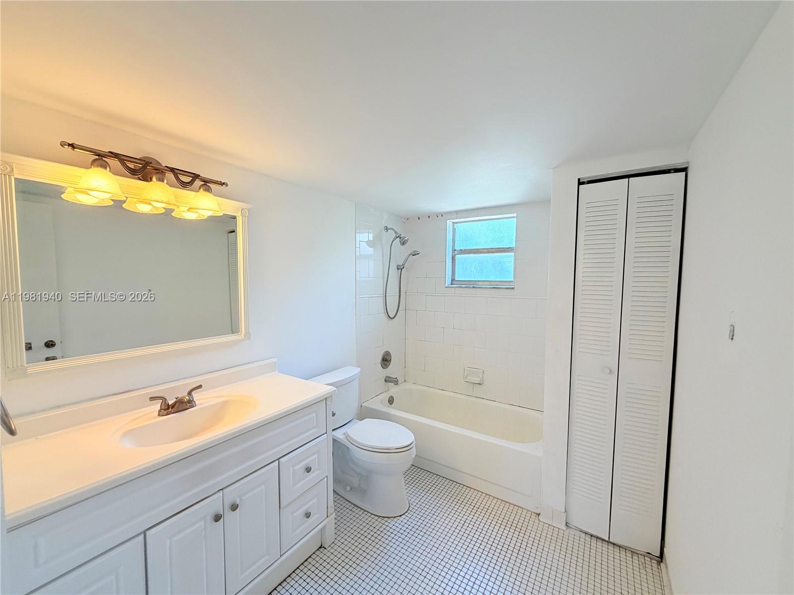 107 Gardens Dr # 106