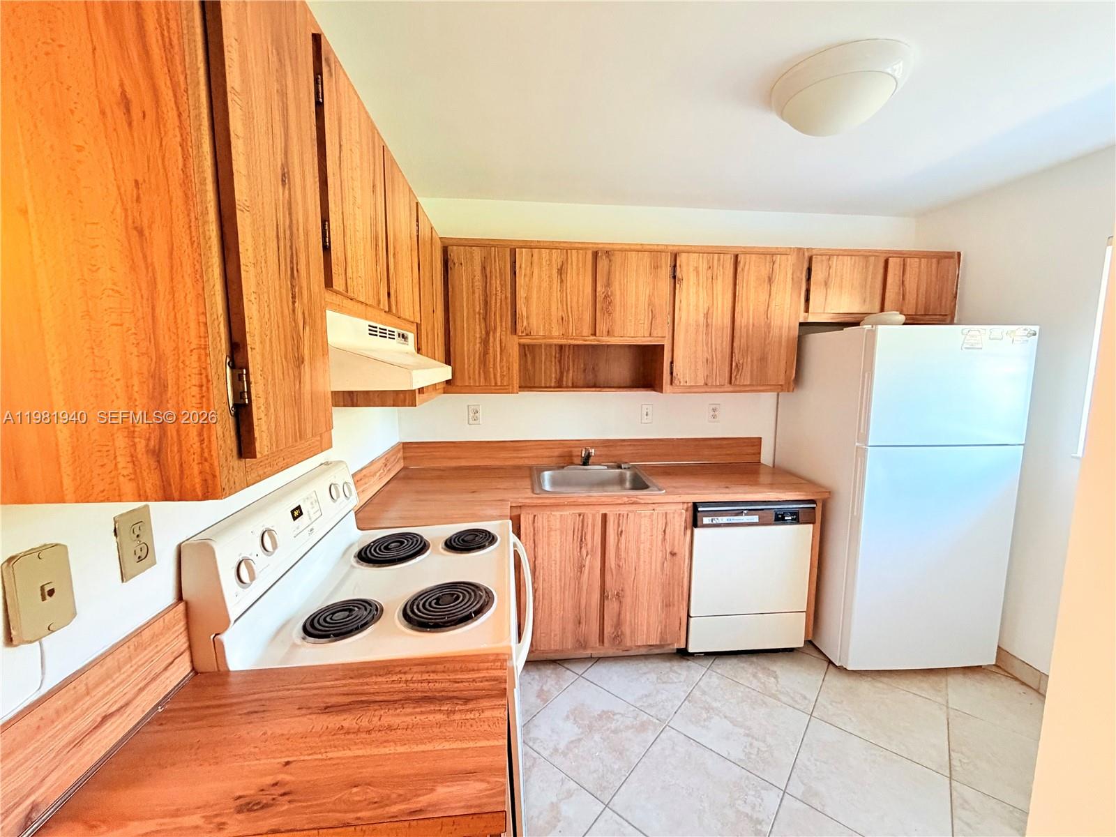 107 Gardens Dr # 106