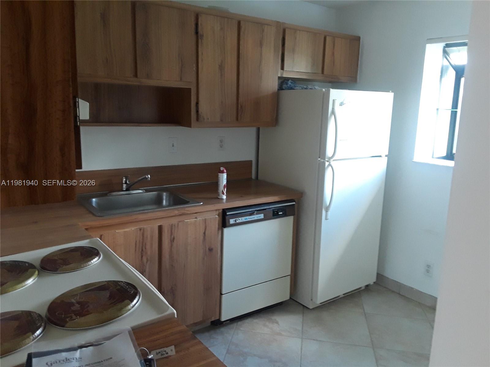 107 Gardens Dr # 106