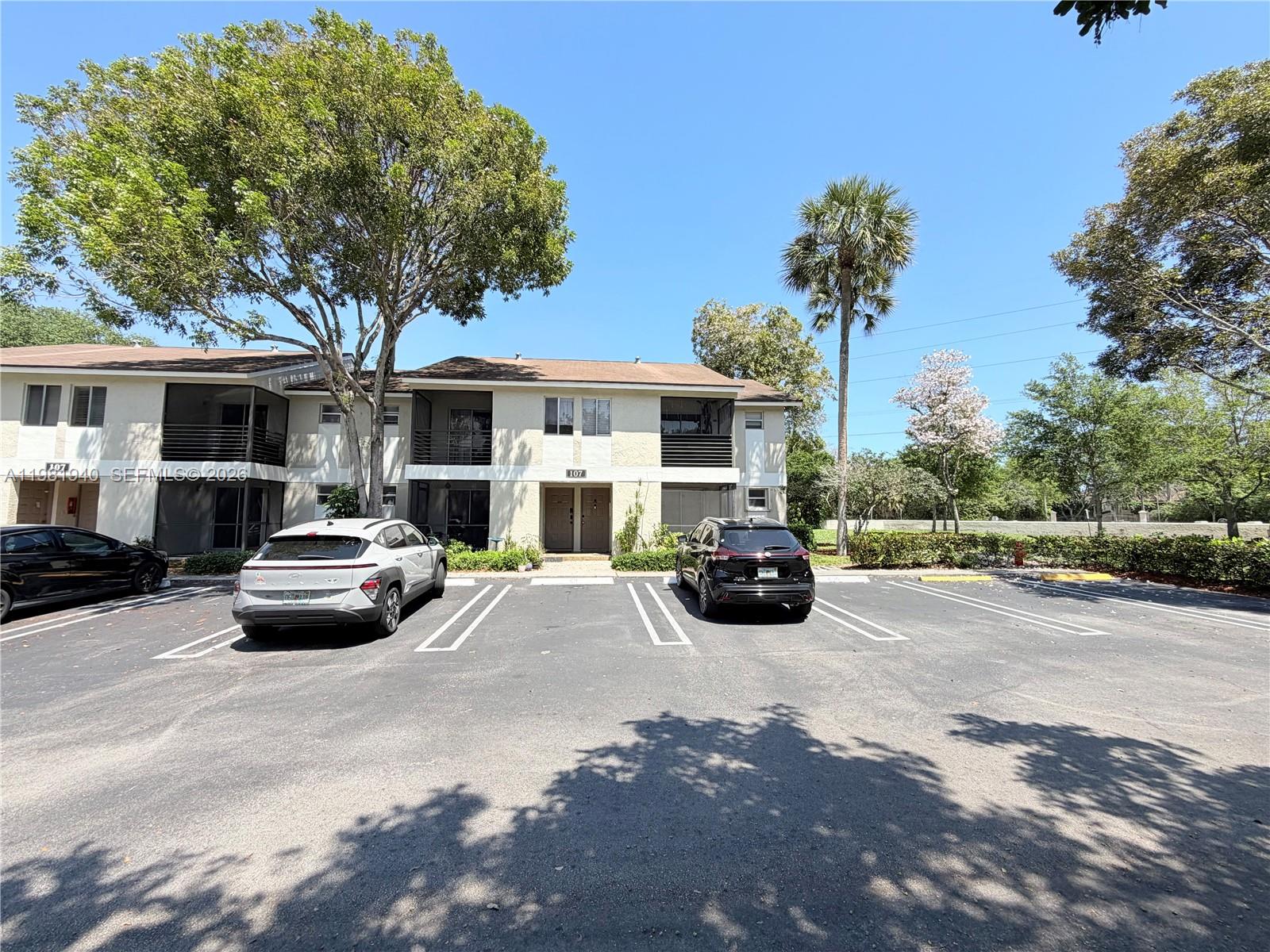 107 Gardens Dr # 106