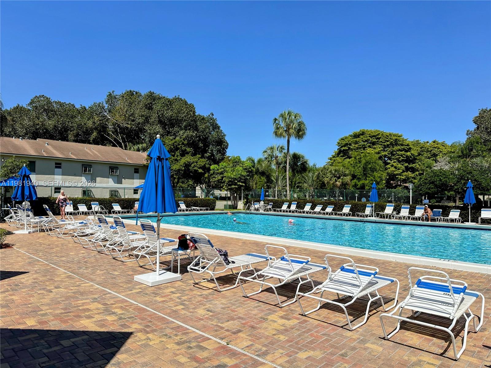 107 Gardens Dr # 106