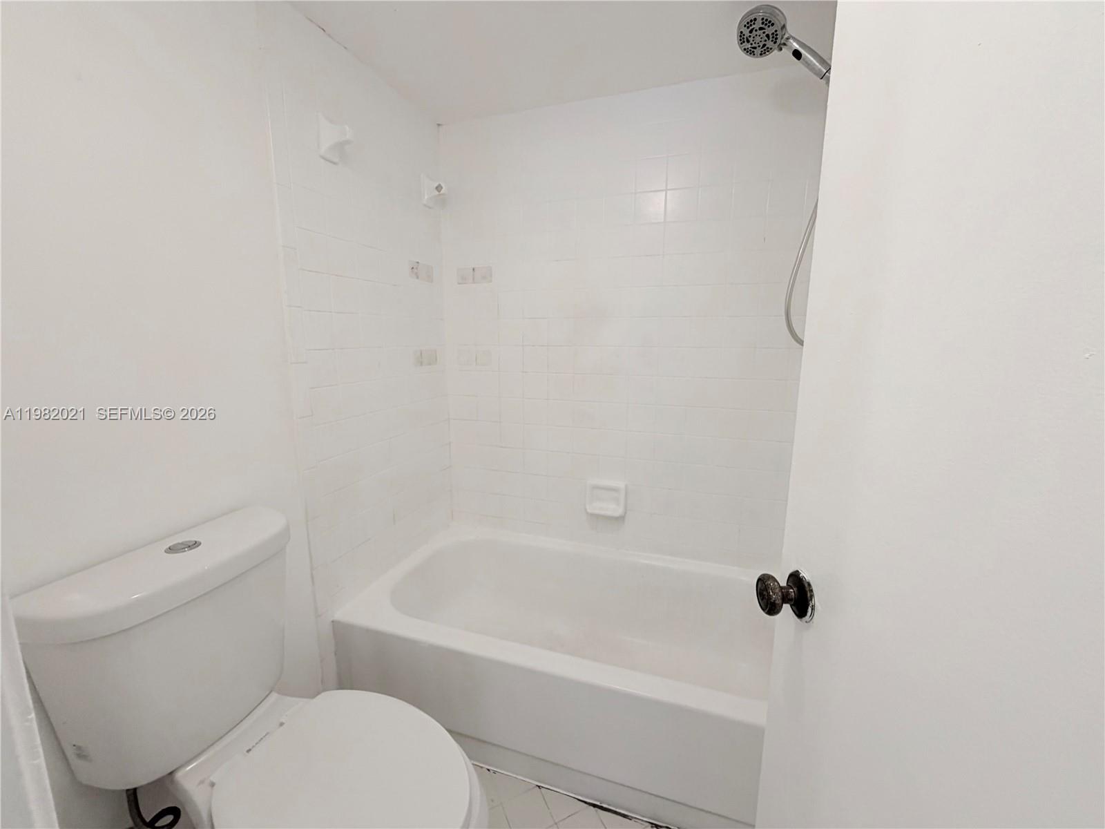 206 Lake Pointe Dr # 206