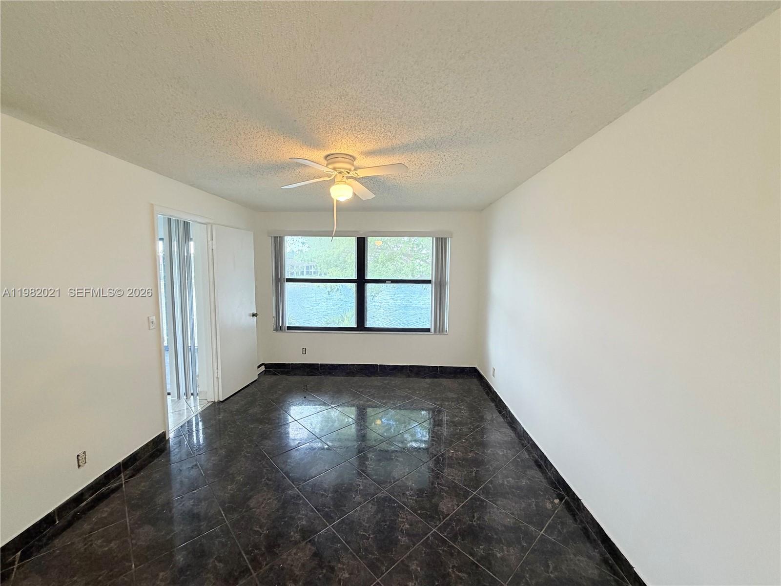 206 Lake Pointe Dr # 206