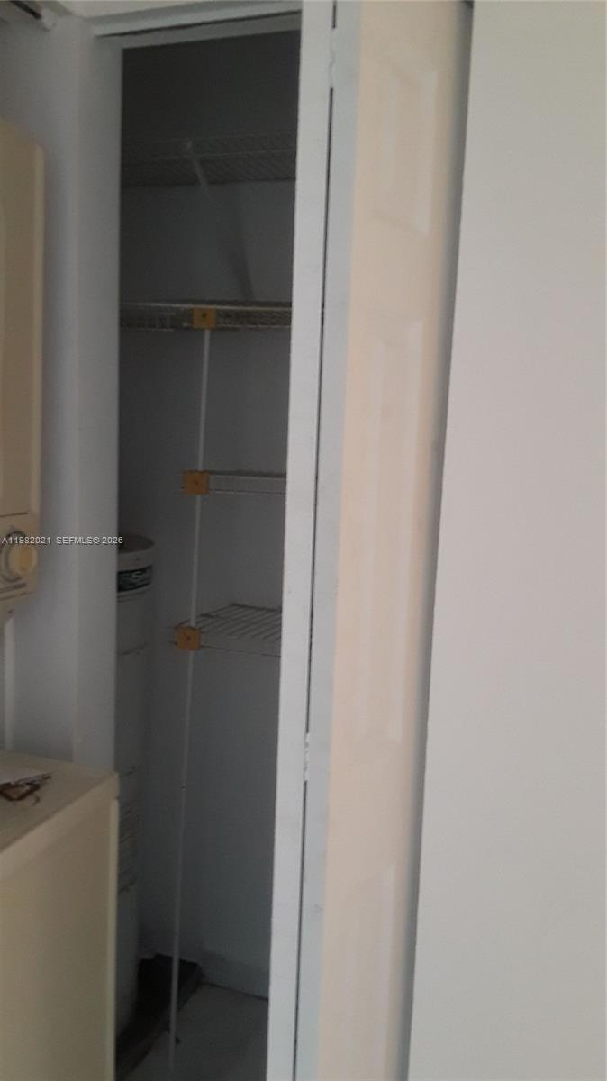 206 Lake Pointe Dr # 206