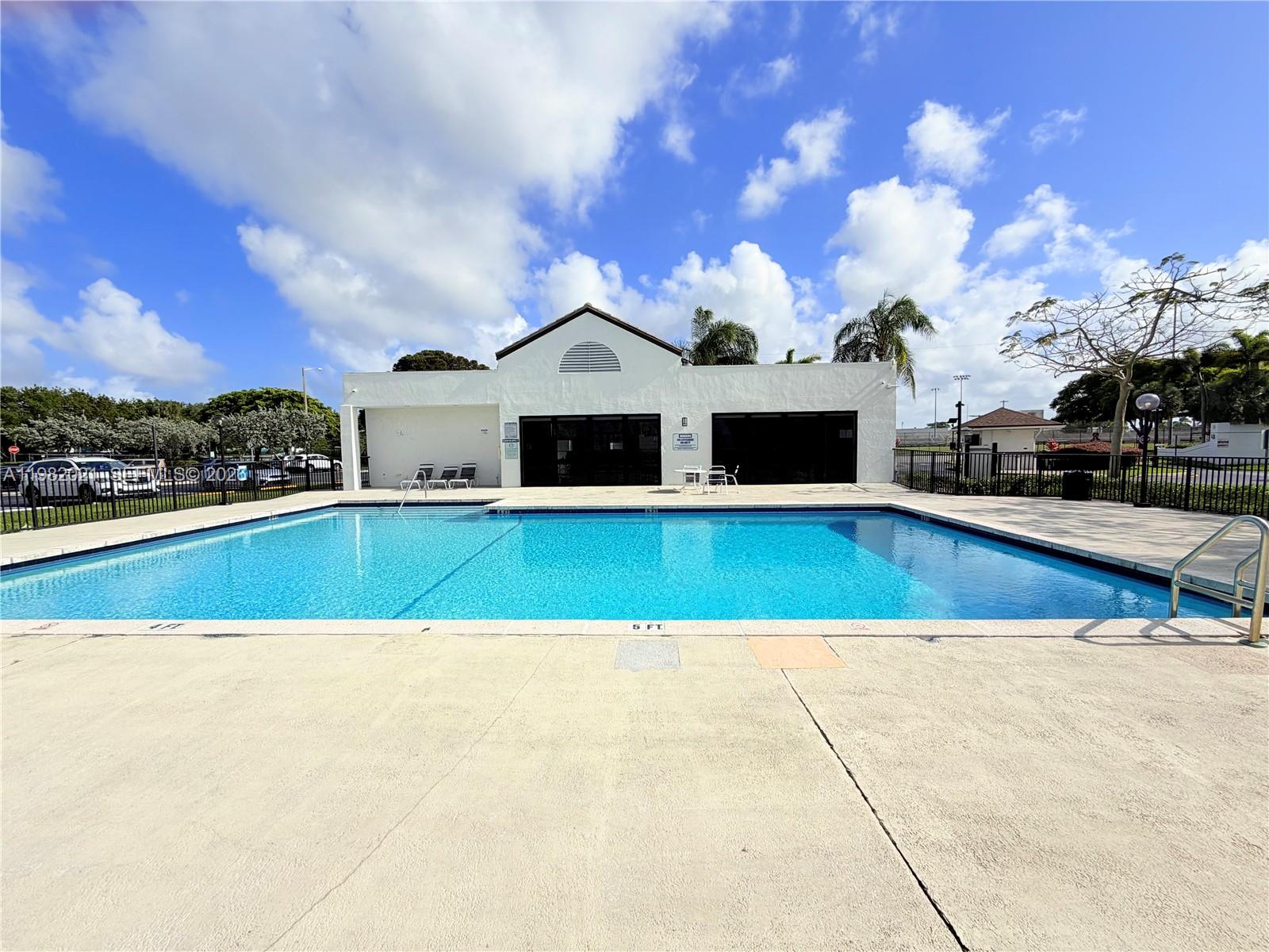 206 Lake Pointe Dr # 206