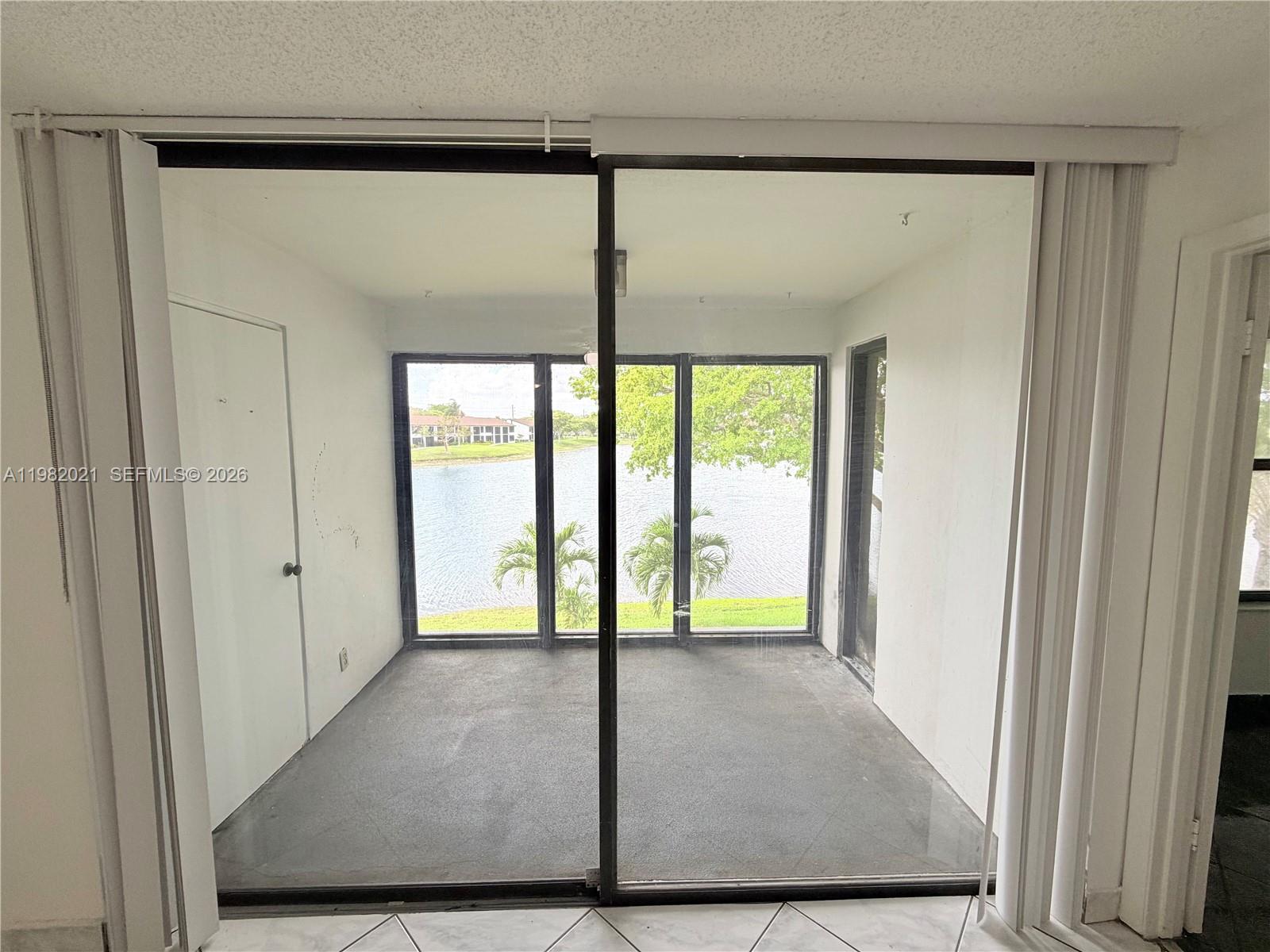 206 Lake Pointe Dr # 206