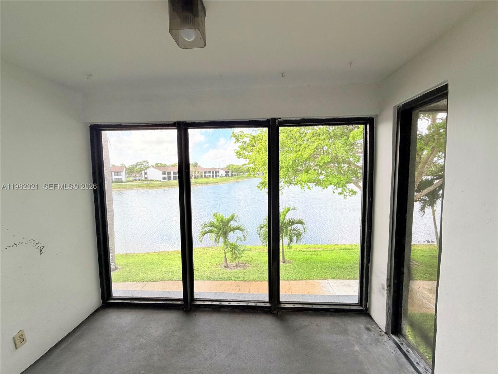 206 Lake Pointe Dr # 206