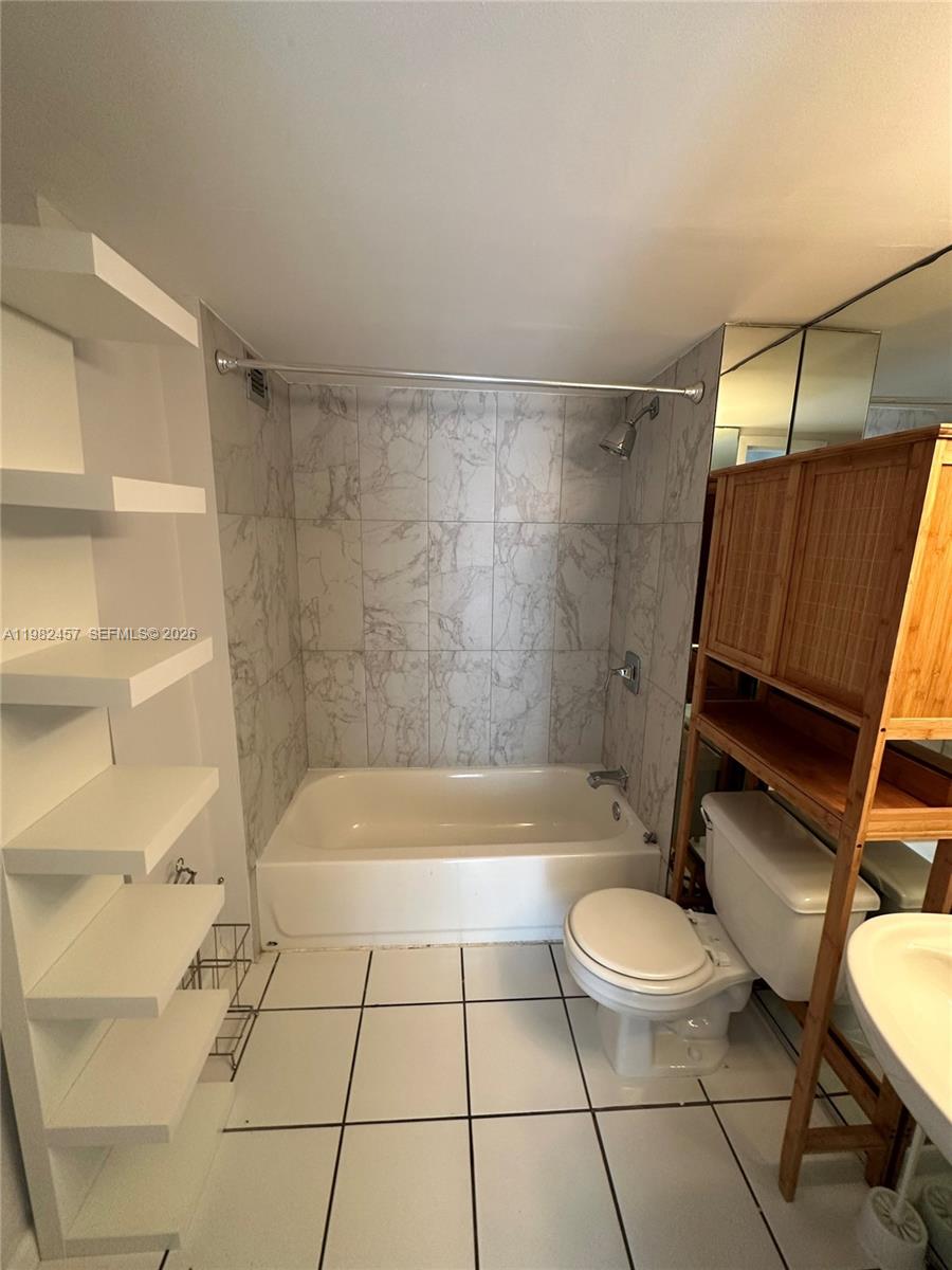 200 SE 15th Rd # 15H