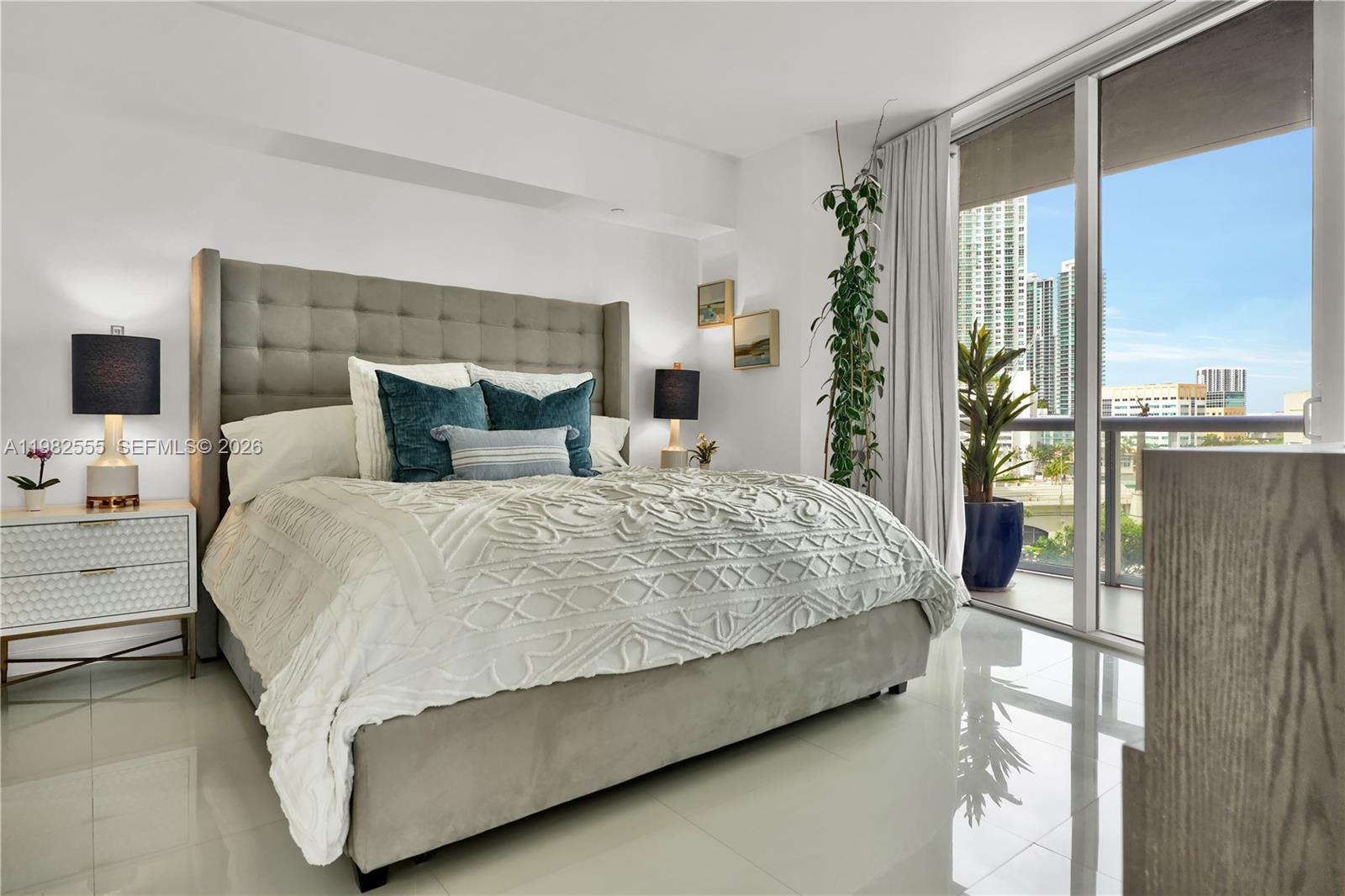 465 Brickell Ave # 702