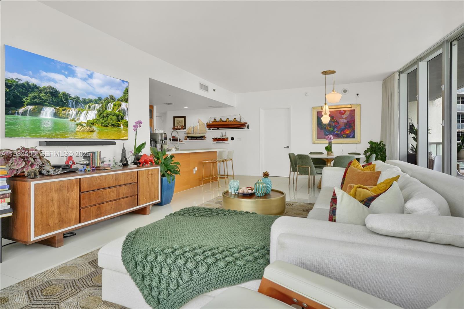 465 Brickell Ave # 702