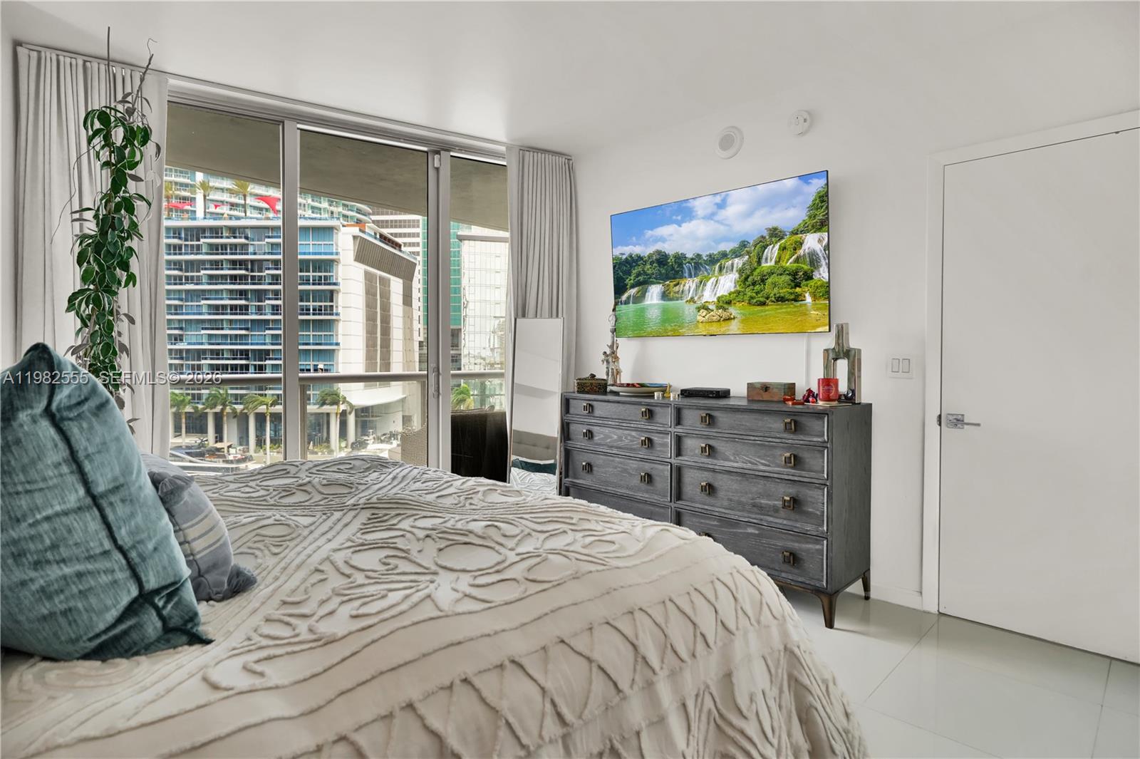 465 Brickell Ave # 702