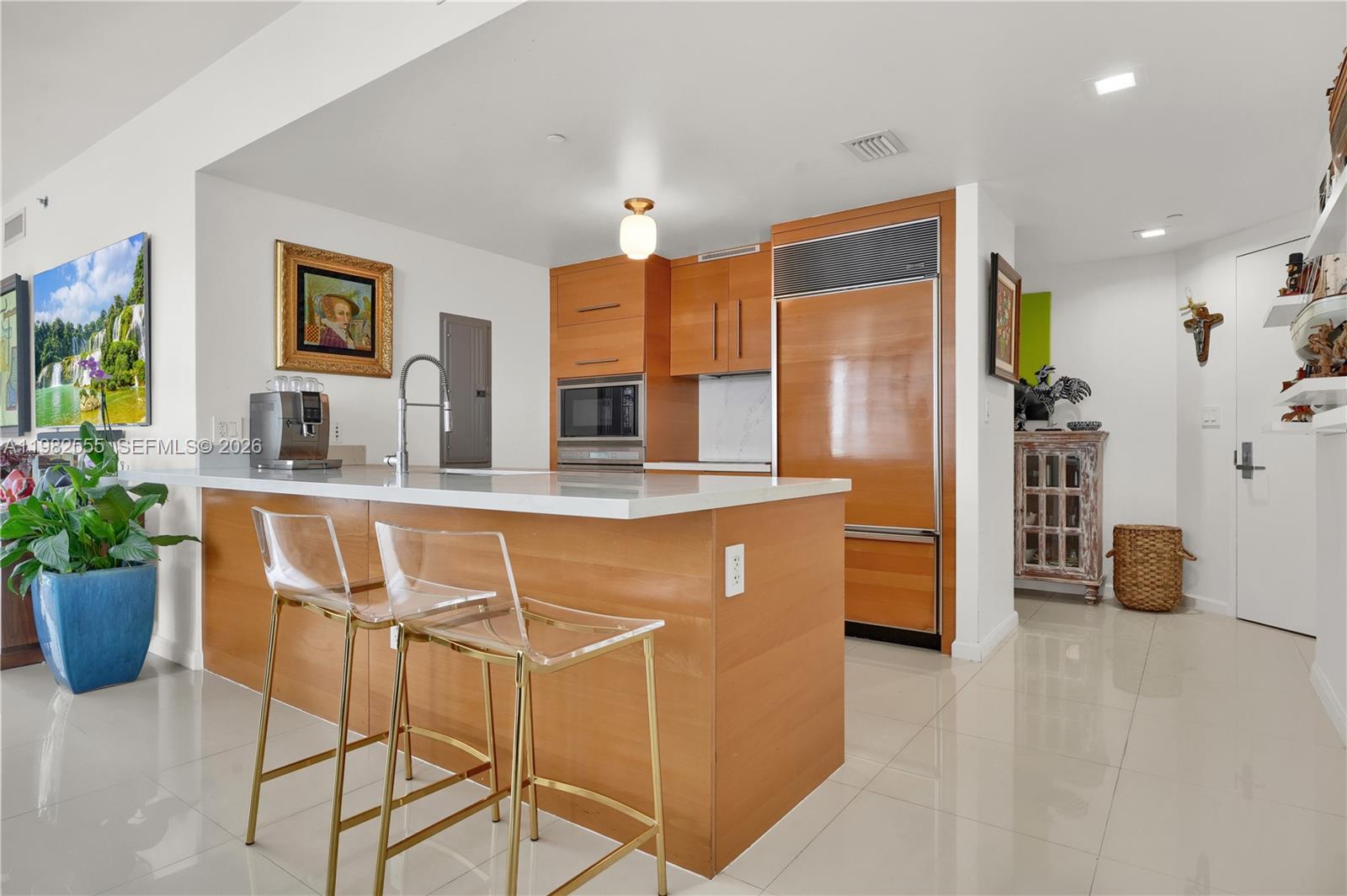 465 Brickell Ave # 702