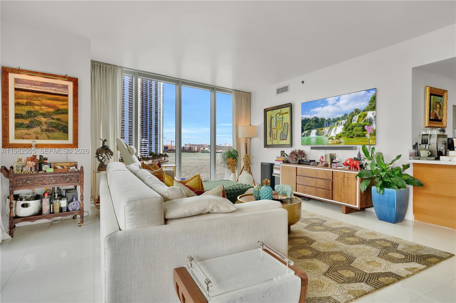 465 Brickell Ave # 702