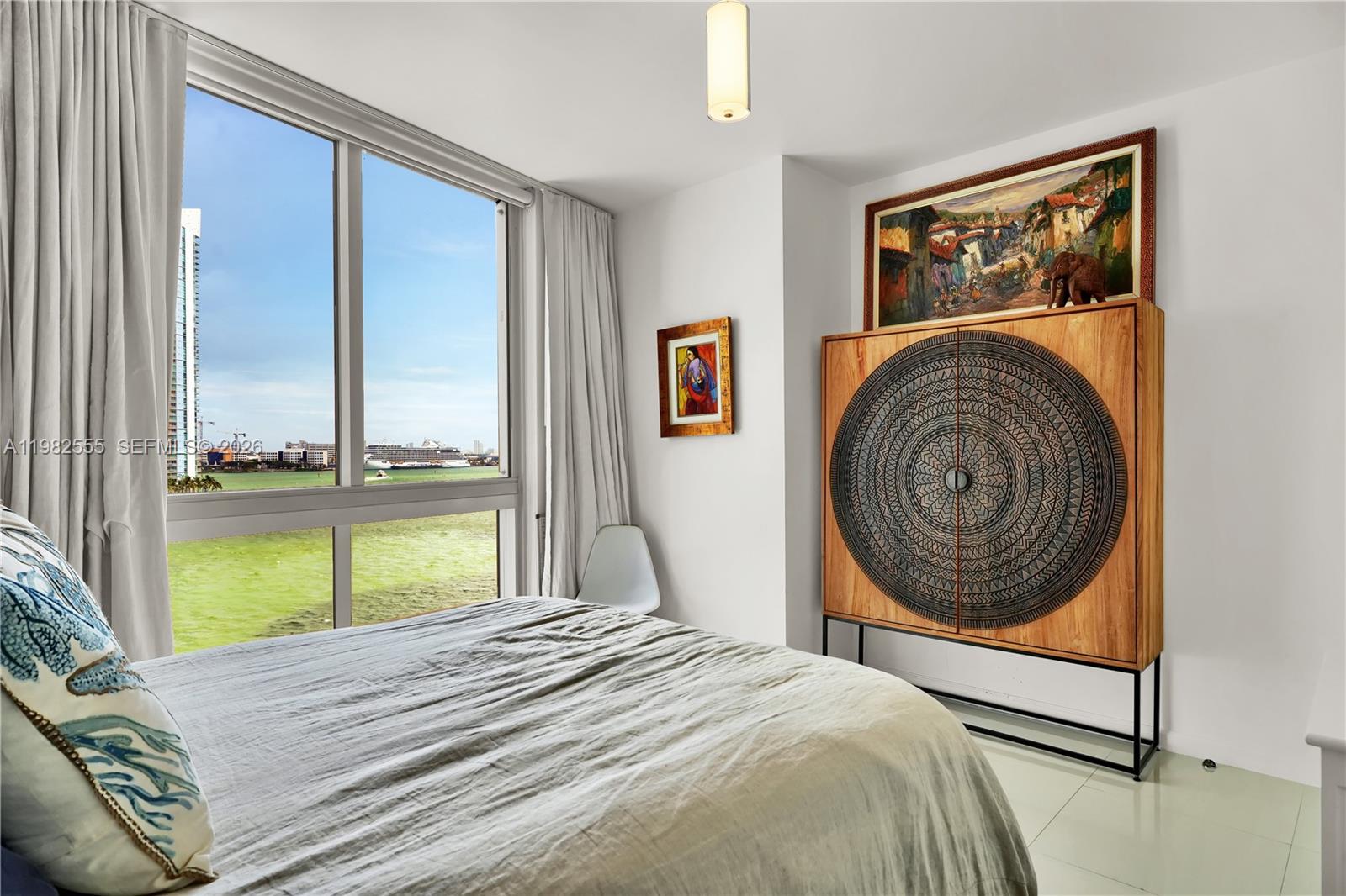 465 Brickell Ave # 702