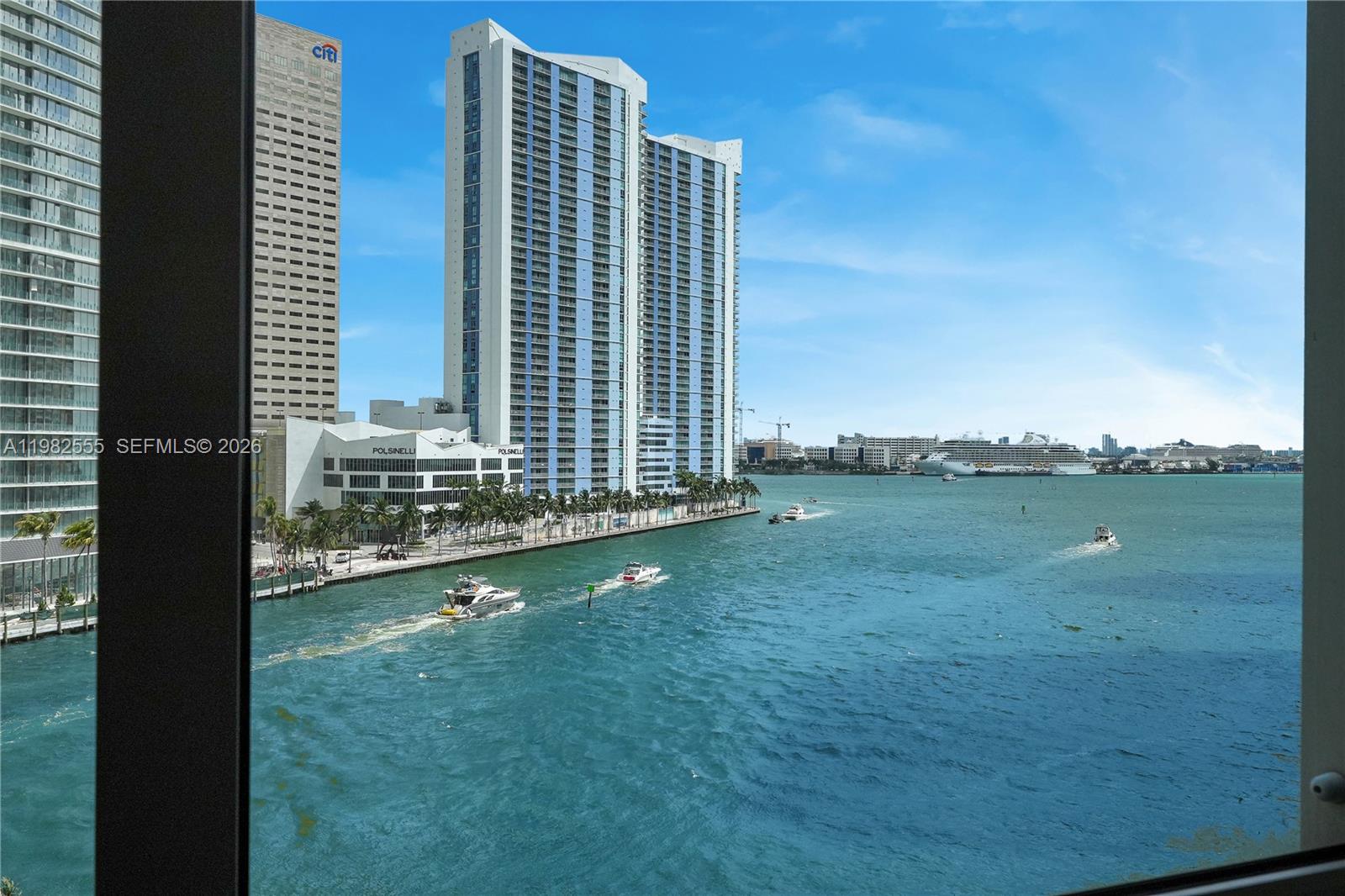 465 Brickell Ave # 702