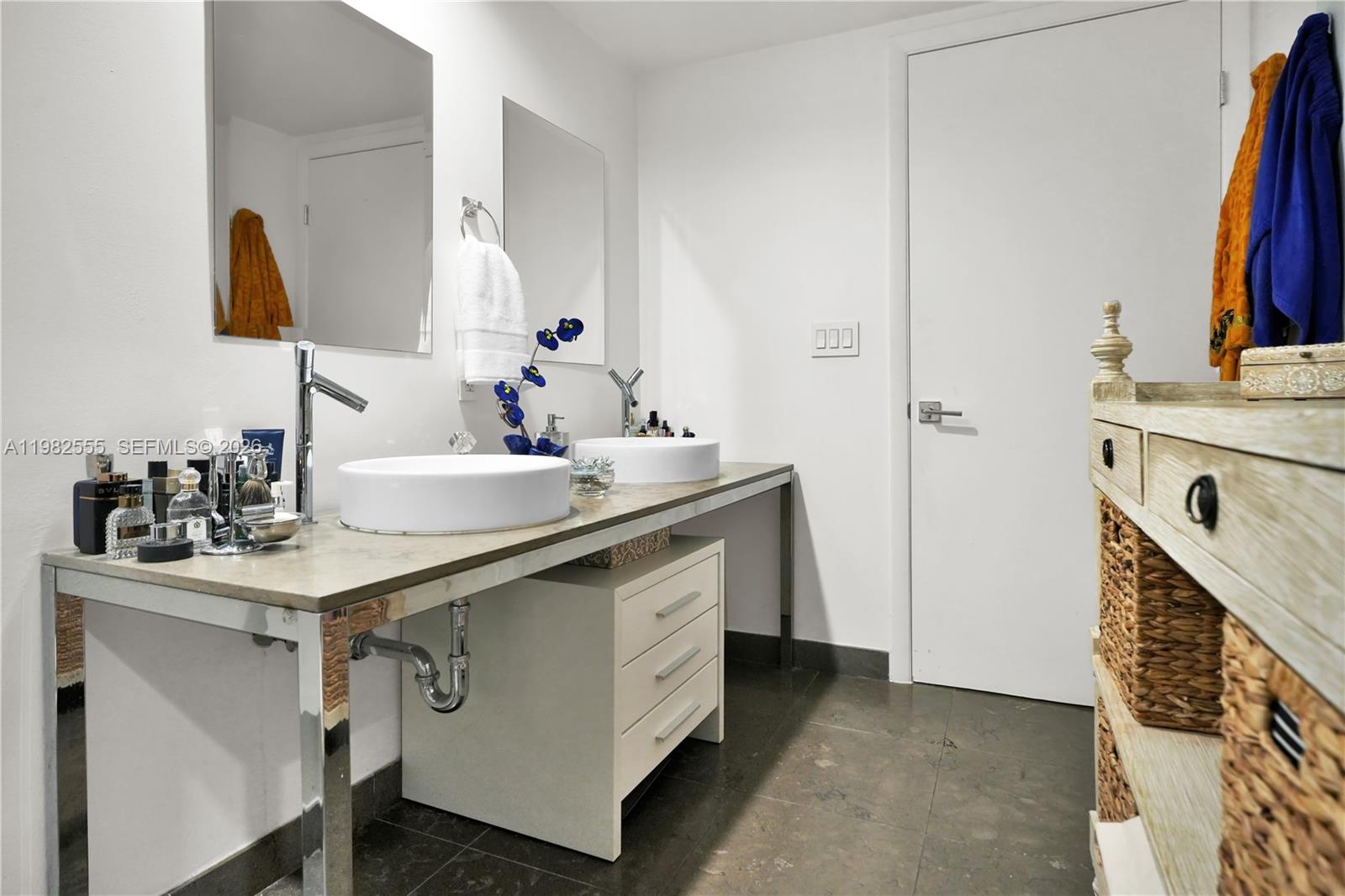 465 Brickell Ave # 702