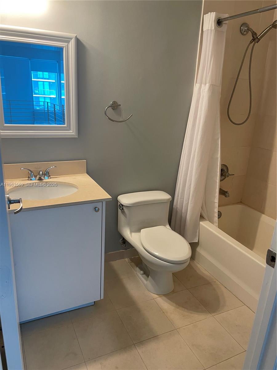 60 SW 13th St # 1806