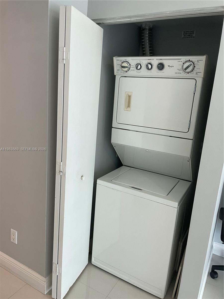 60 SW 13th St # 1806