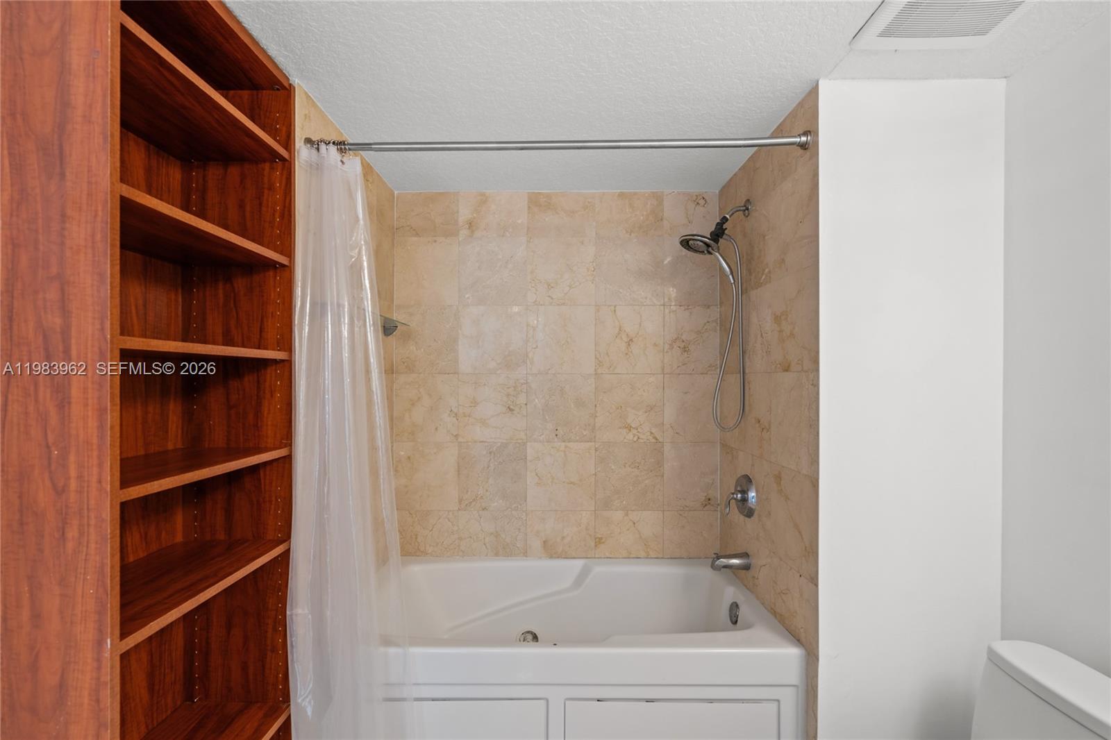 1800 N Bayshore Dr # 1208