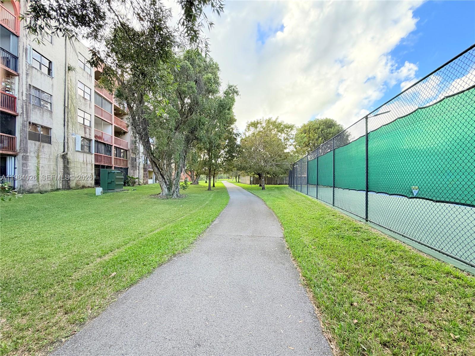 10233 NW 9 ST # 1 Unit: 206-1