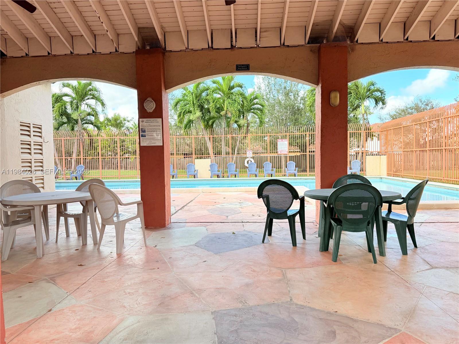 10233 NW 9 ST # 1 Unit: 206-1