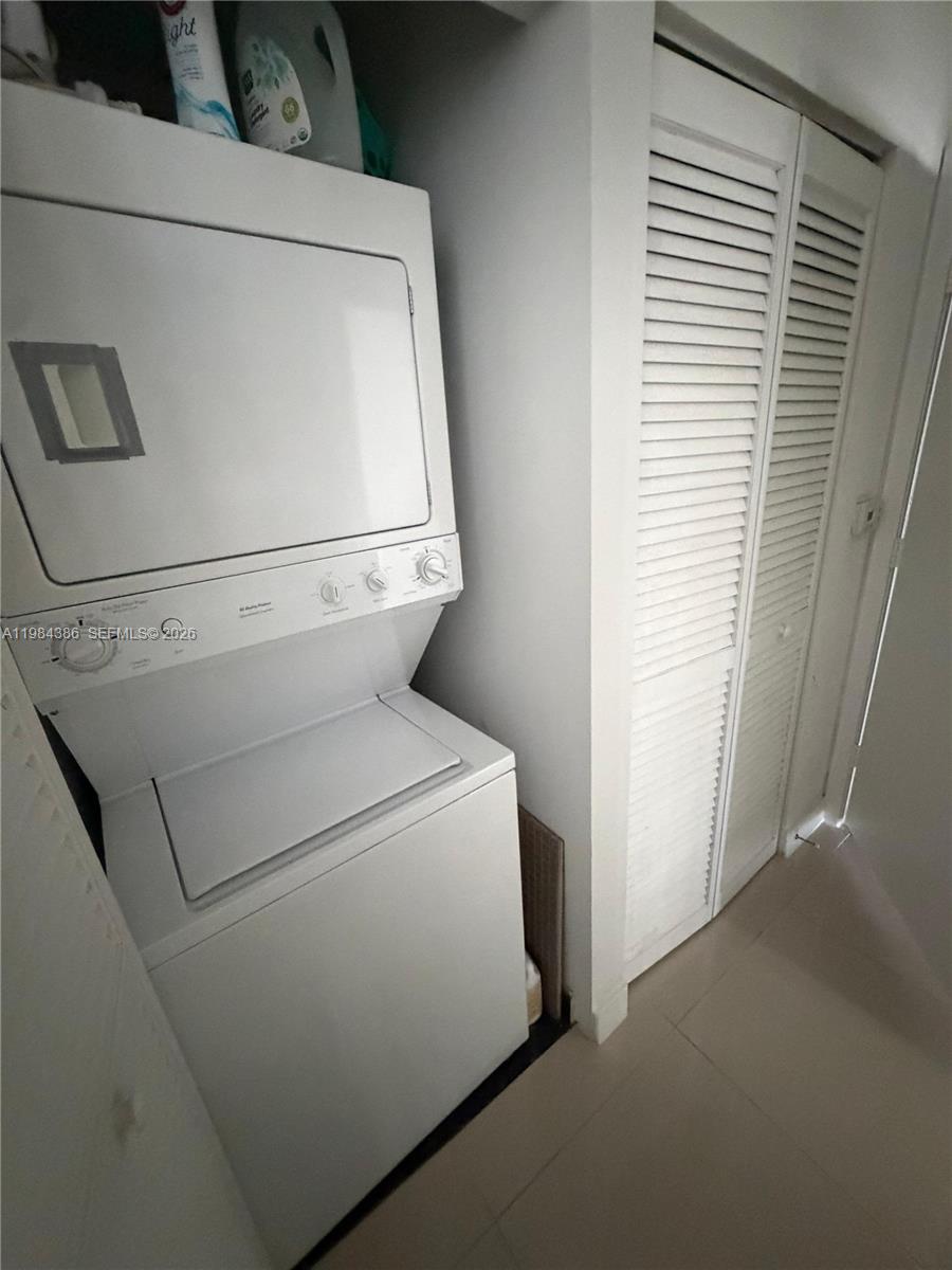 1111 SW 1st Ave Unit: 1821-N