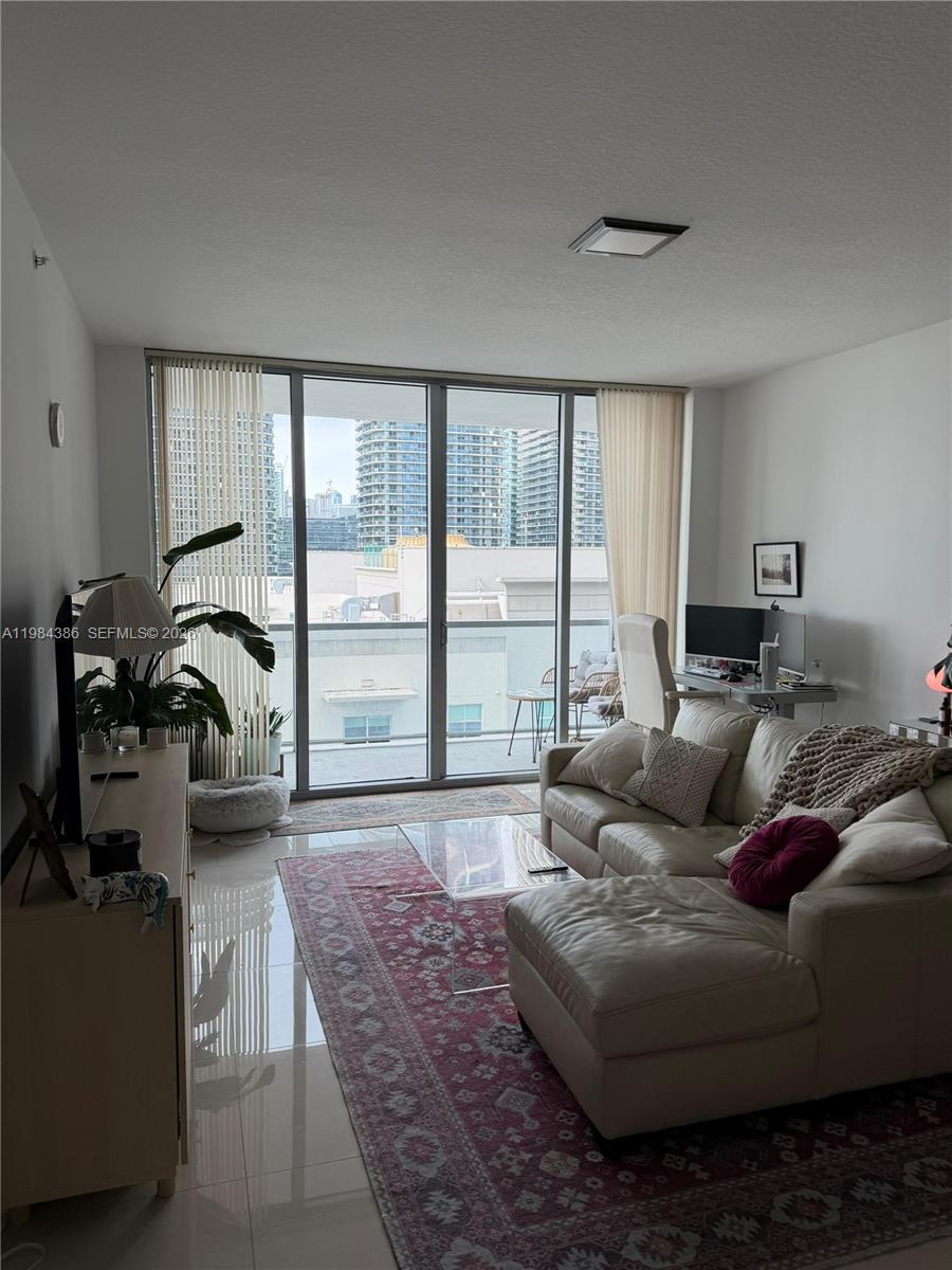 1111 SW 1st Ave Unit: 1821-N